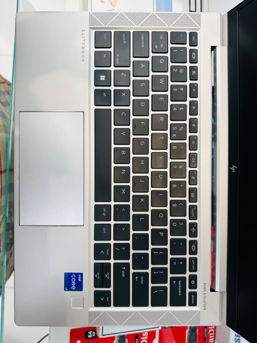 HP ELITEBOOK 830 G8 - Image 5