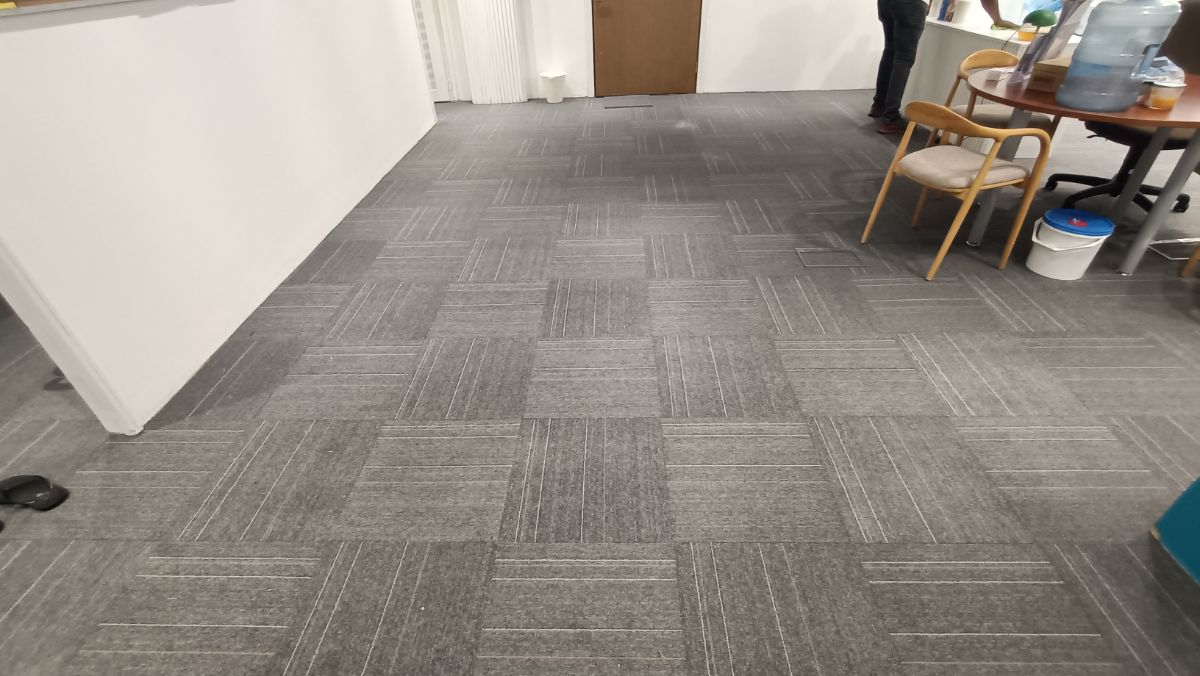 Office tiles carpet - Image 10