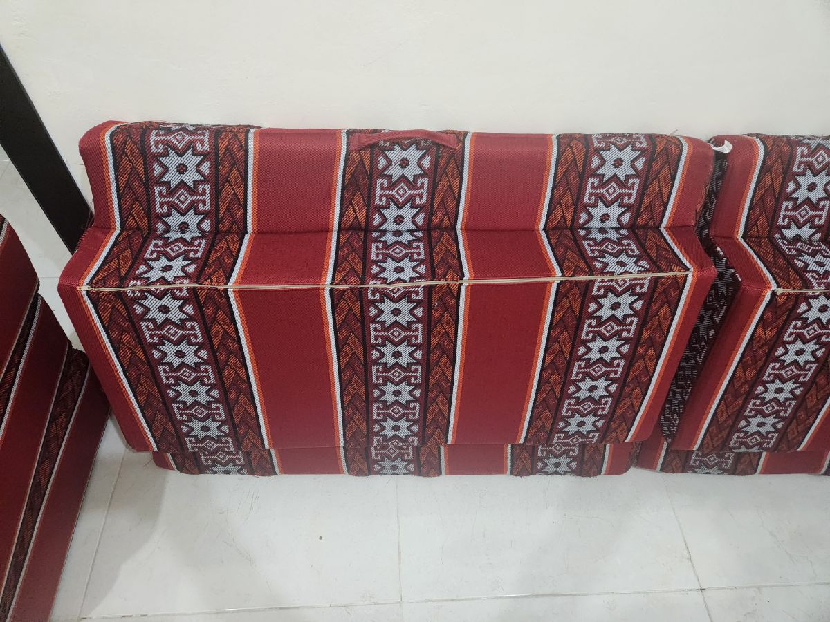 Foldable Majlis in Excellent Condition - Image 5