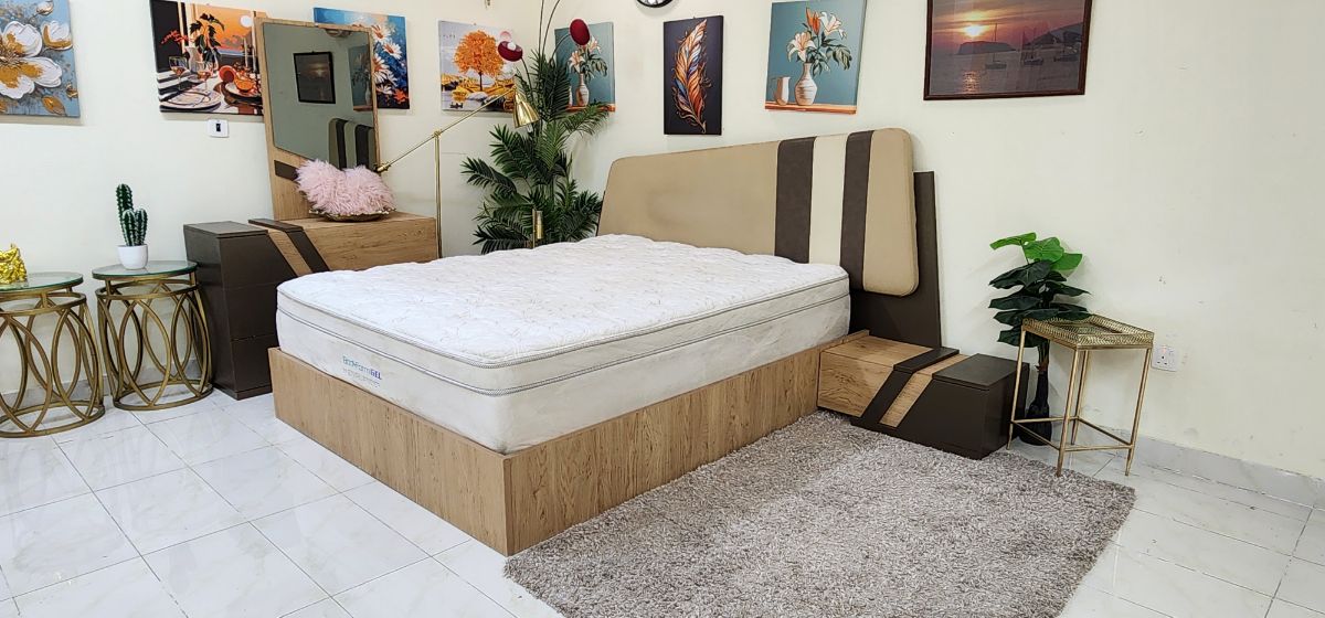 Queen size Bed Set - Image 6