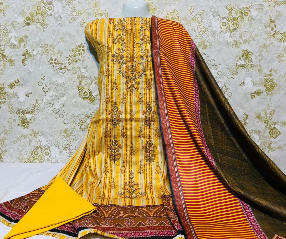 Lawn Branded Collection Outfit - Image 9