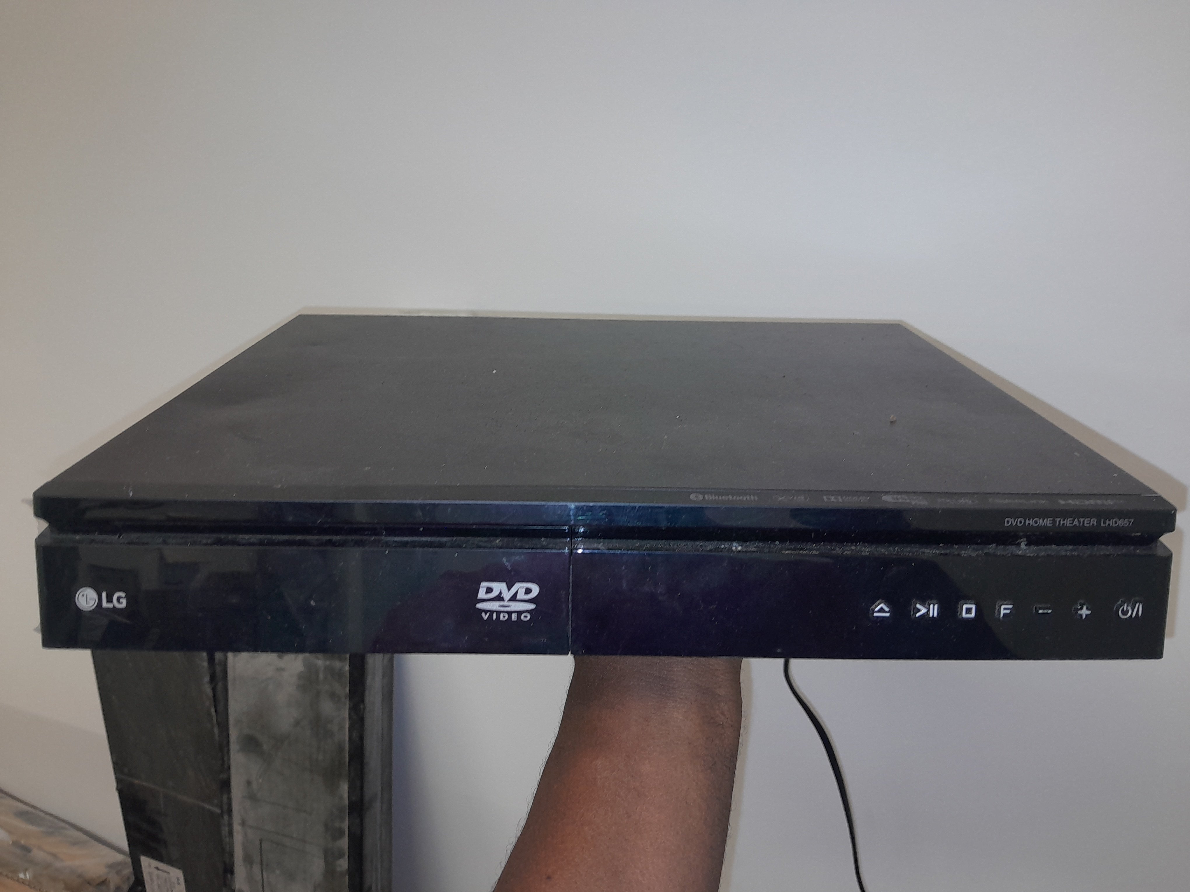 LG DVD Home Theater - Image 2