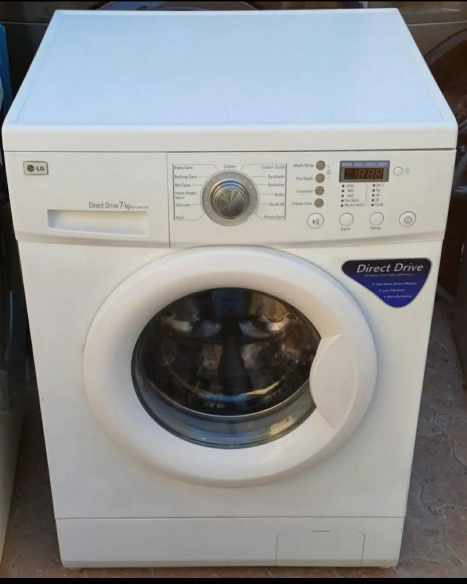 LG 7kg WASHING MACHIN FOR SALE VERY GOOD CONDITION AVAILABLE PLEASE CALL ME 74406760 - Image 3