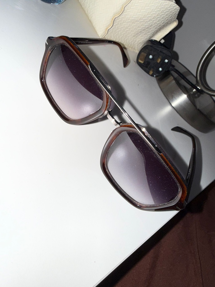 elegant men's sunglasses by David Beckham . - Image 6