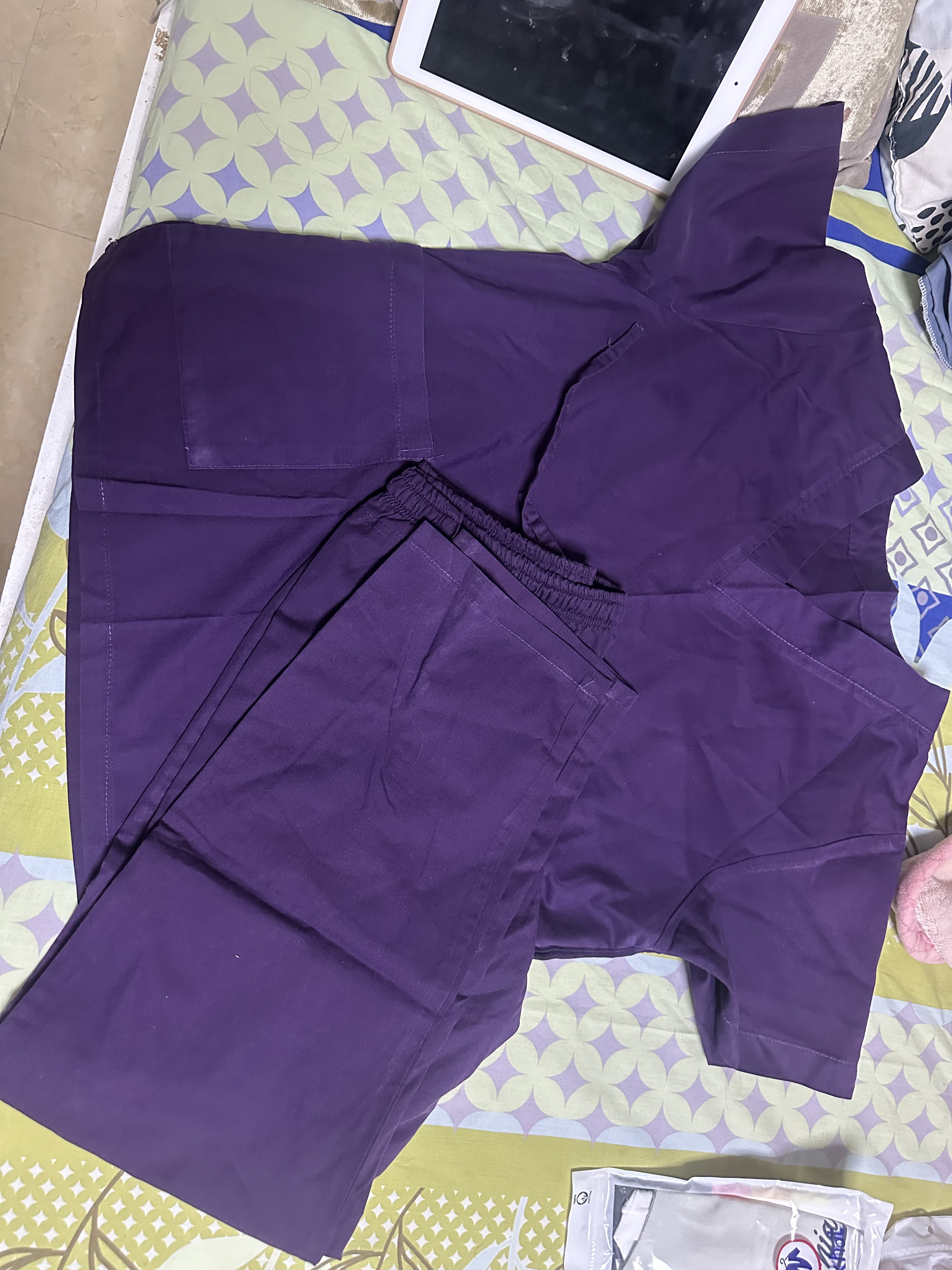 Mint condition clothes  - Image 9