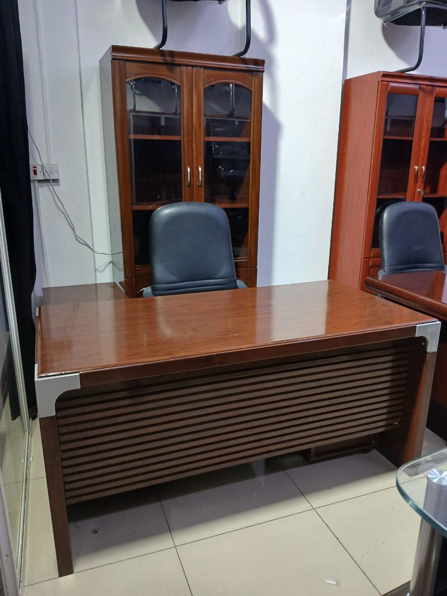 Used office desk and chair buy sell in qatar 55157083 - Image 20