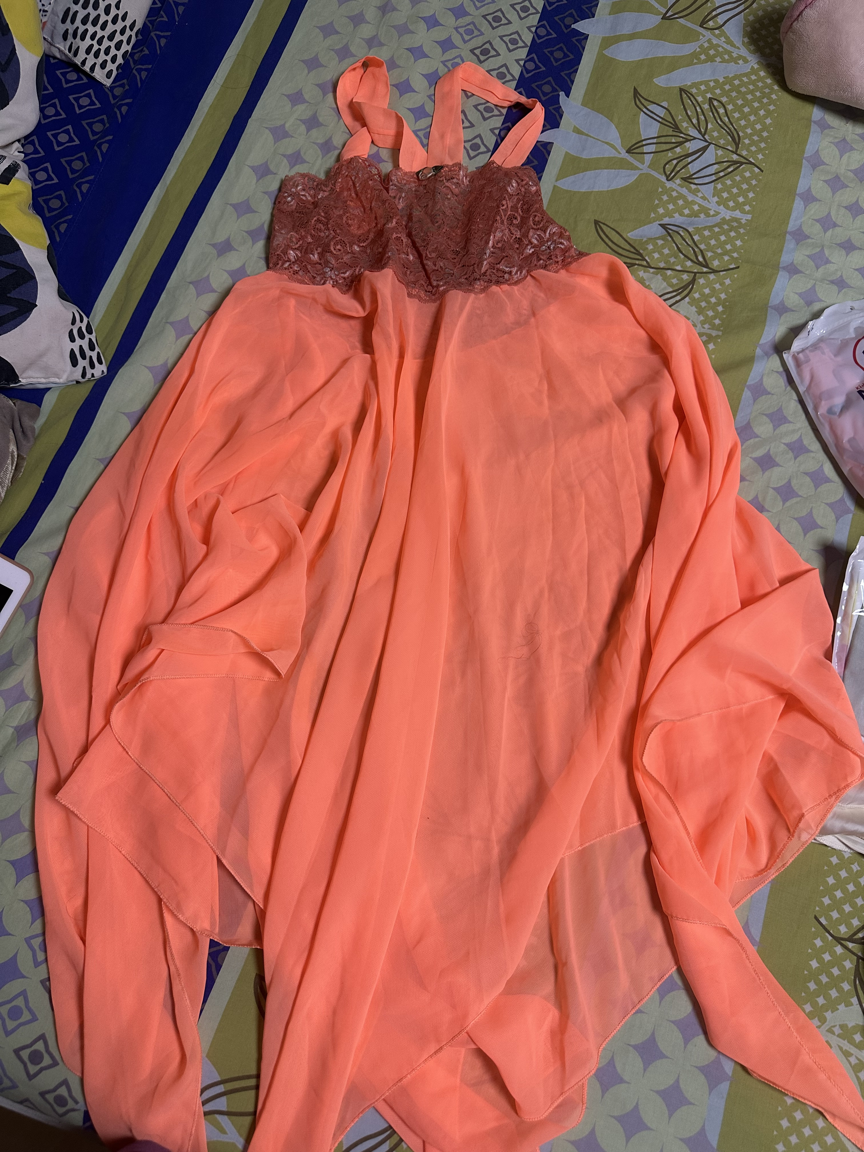 Mint condition clothes  - Image 2