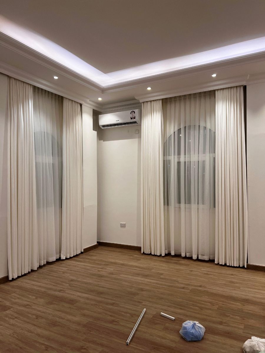 Curting, Carpet, Sofa, Wallpaper,  Furniture - Image 20