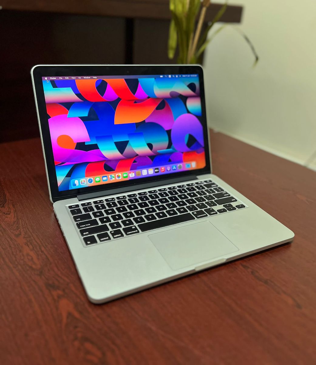 MacBook Pro (13-inch Retina, 2015) - Image 3