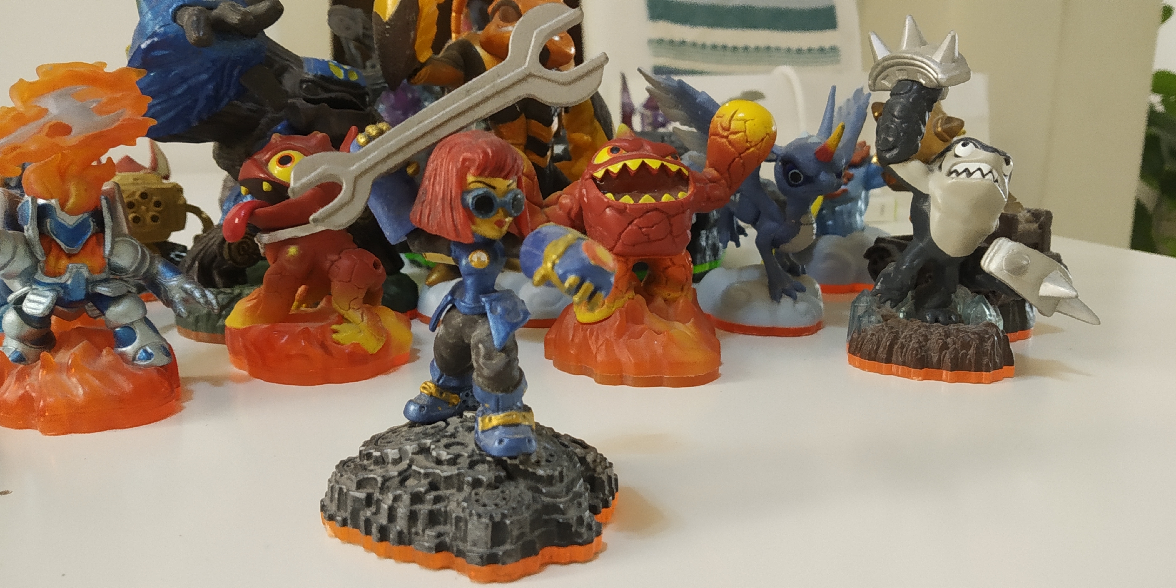 Skylanders Xbox Game, Portal of Power and Figurines - Image 27