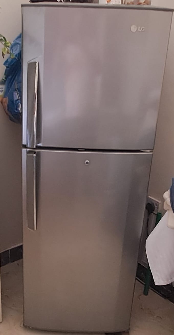 Double Door LG Fridge Silver Color - Image 4
