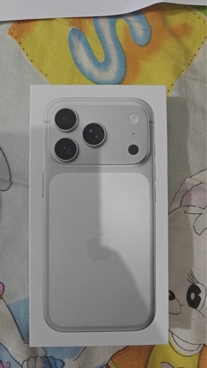 IPhone 17 Pro 256 gb Silver Arabic - Image 1