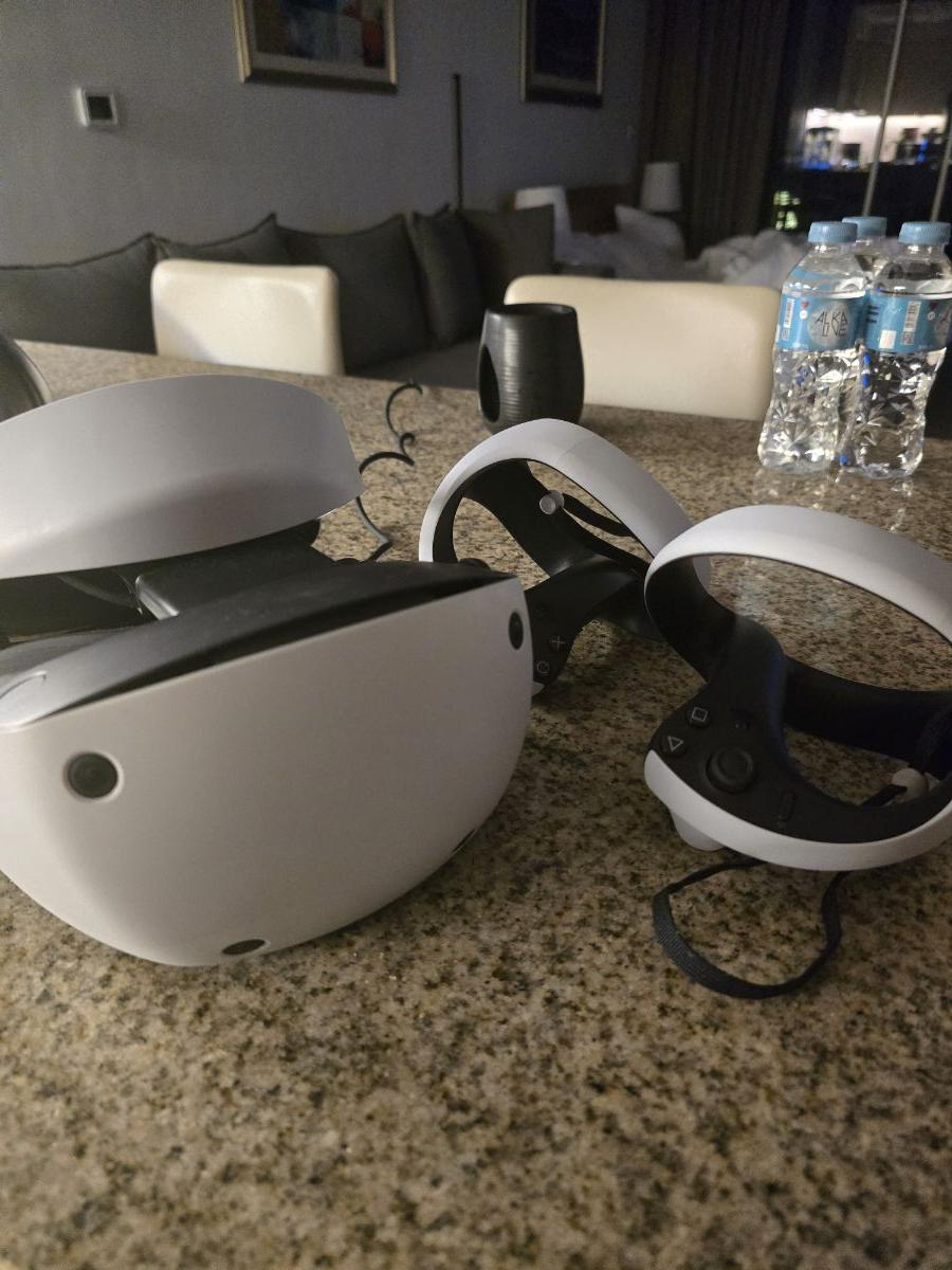 PS Vr2 with full set - Image 2