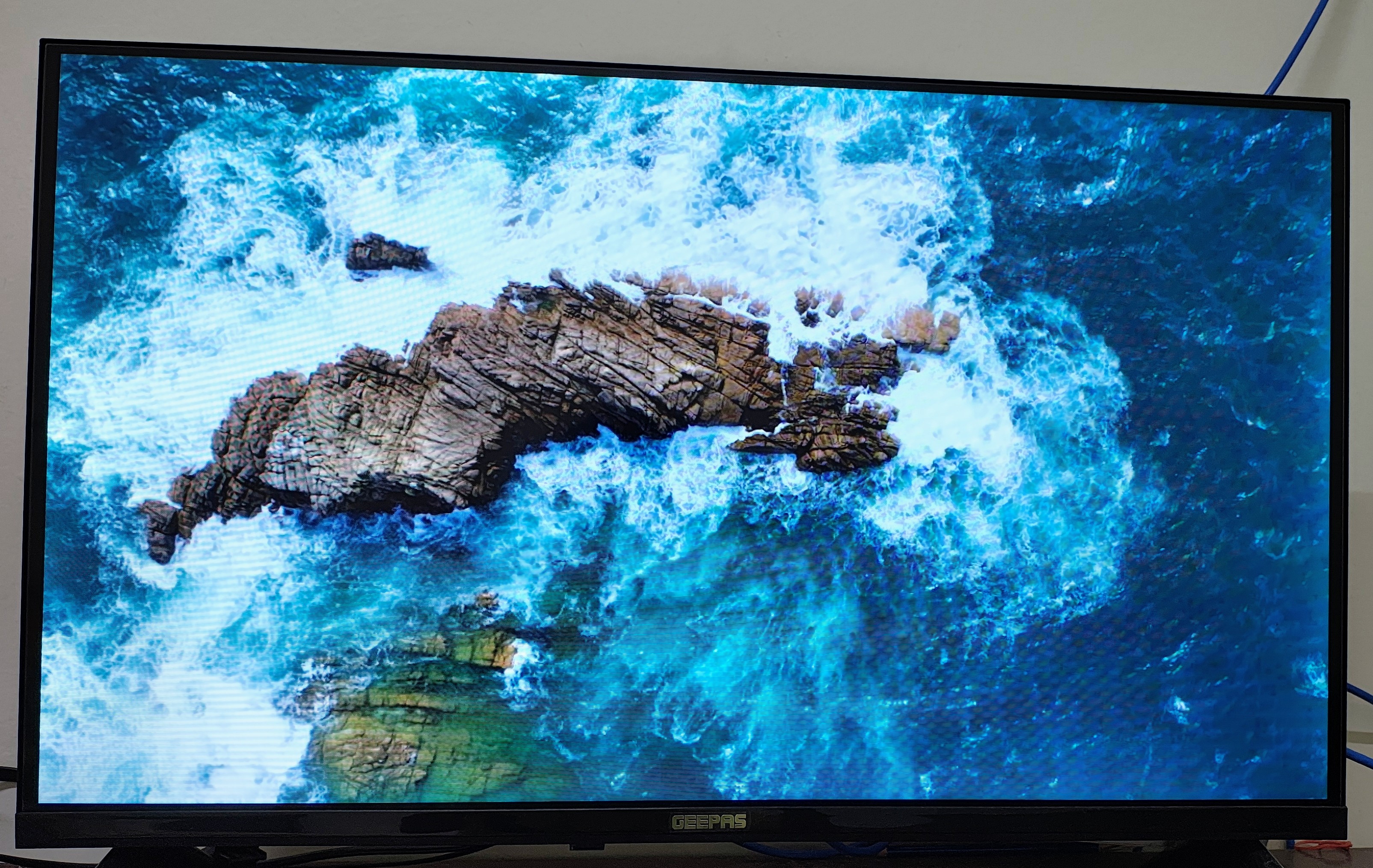 Geepas 32 inch (6 month old) 2 year warranty - Image 1