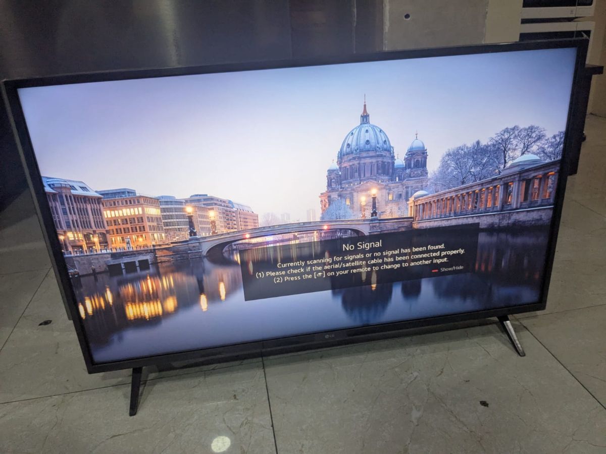 Qatar Airways Furniture available - Image 20