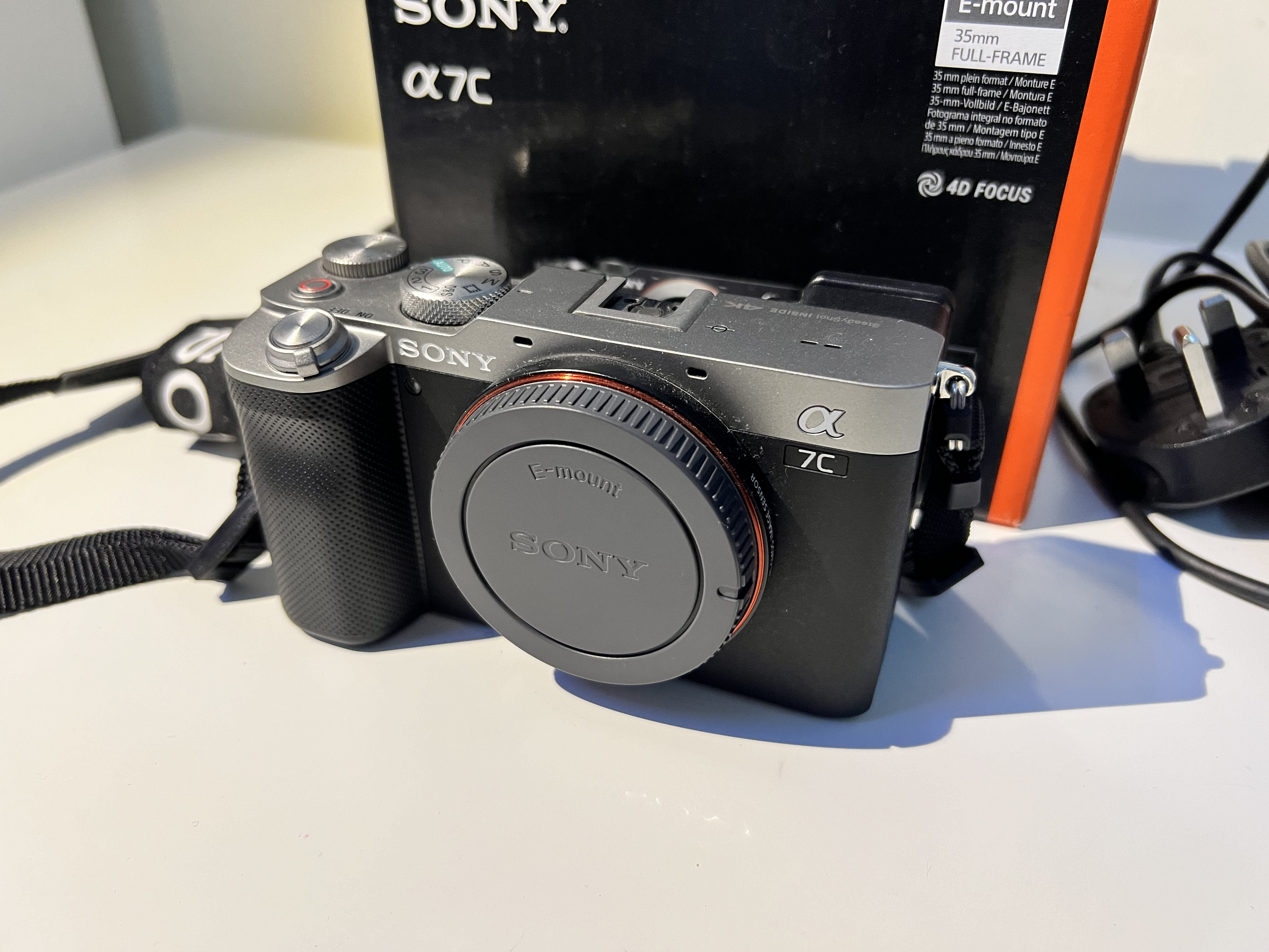 Sony A7C Like New in a box + 2 more extra original Battery - Image 2