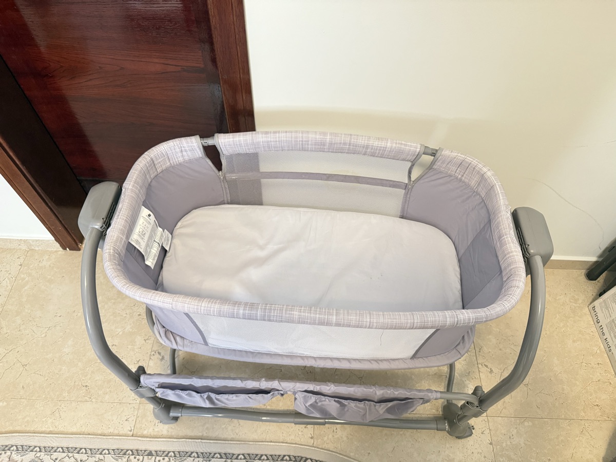 Baby crib mastela with swing ,sound and vibration - Image 2