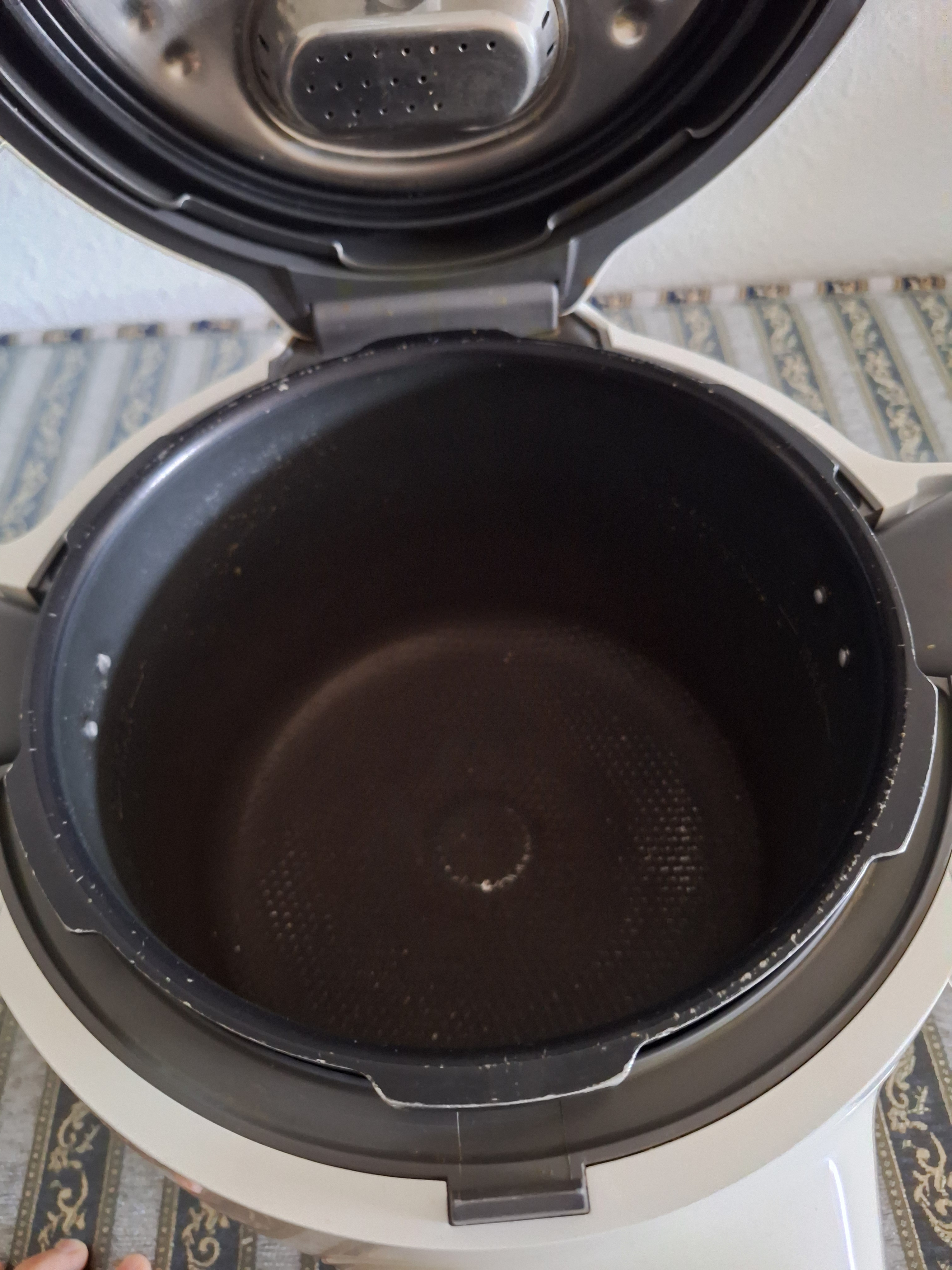 Pressure cooker - Image 2