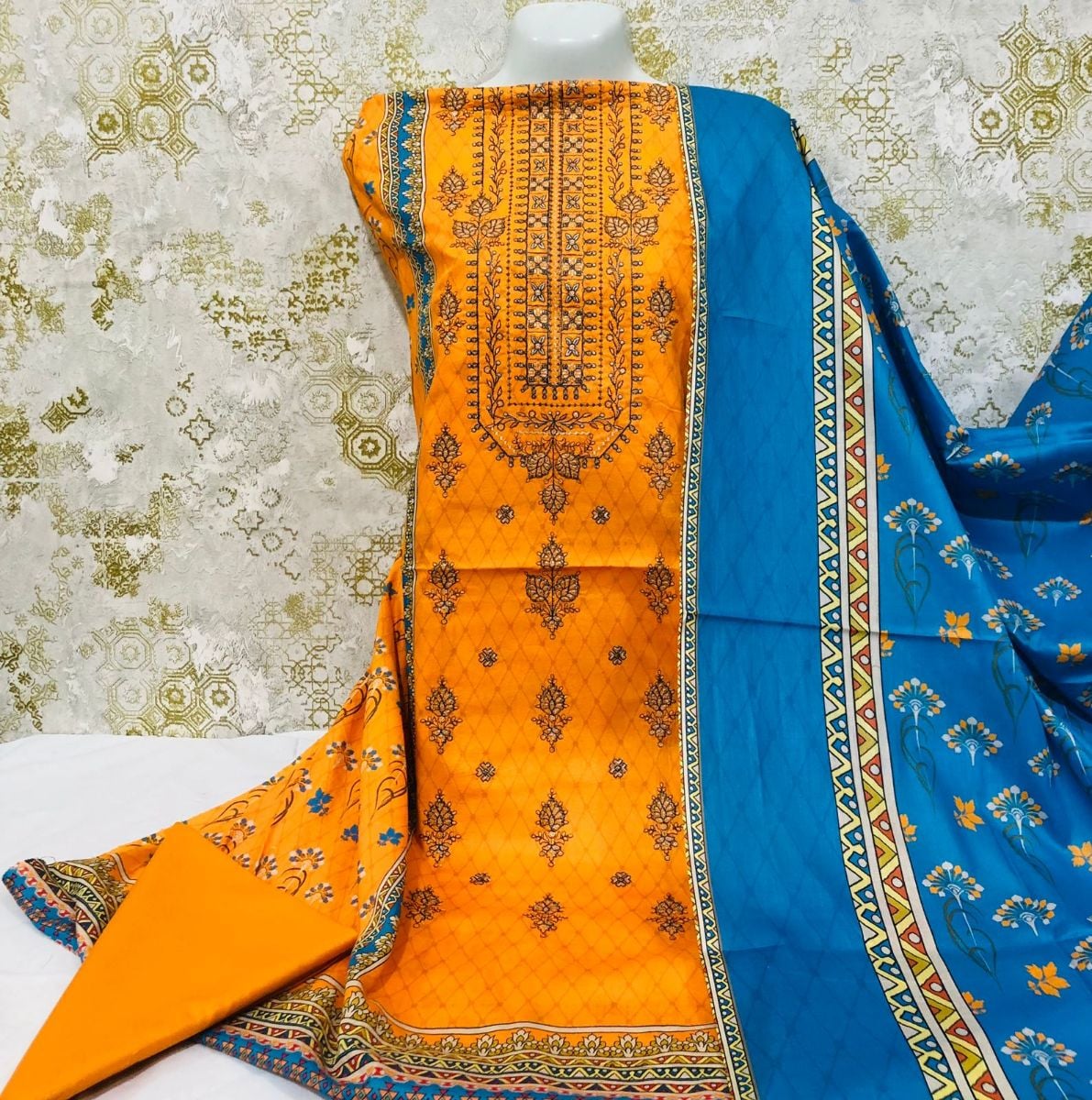 Lawn Branded Collection Outfit - Image 5