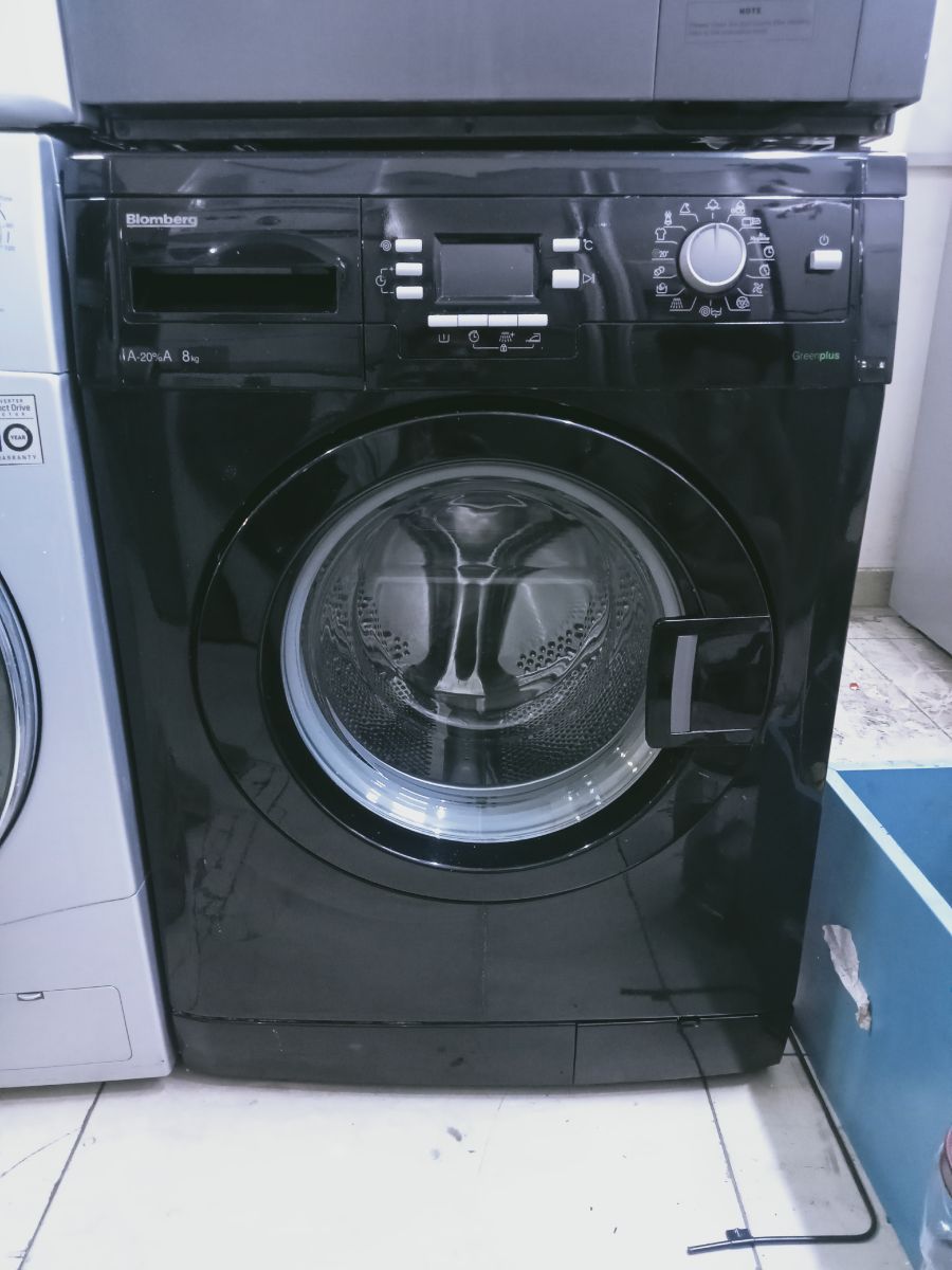 Blomberg 8 kg washing machine for sale - Image 1