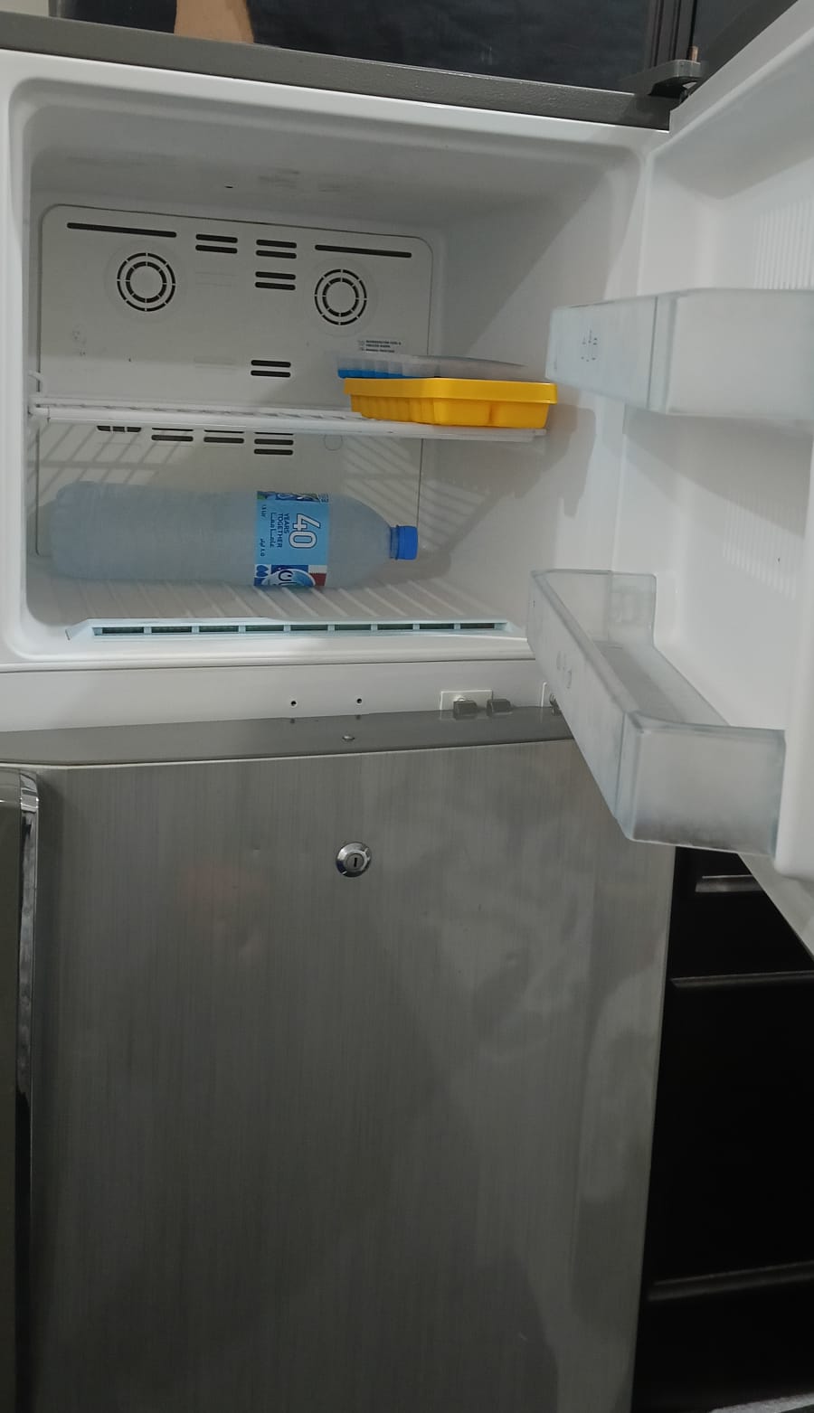 LG REFRIGERATOR - Image 2