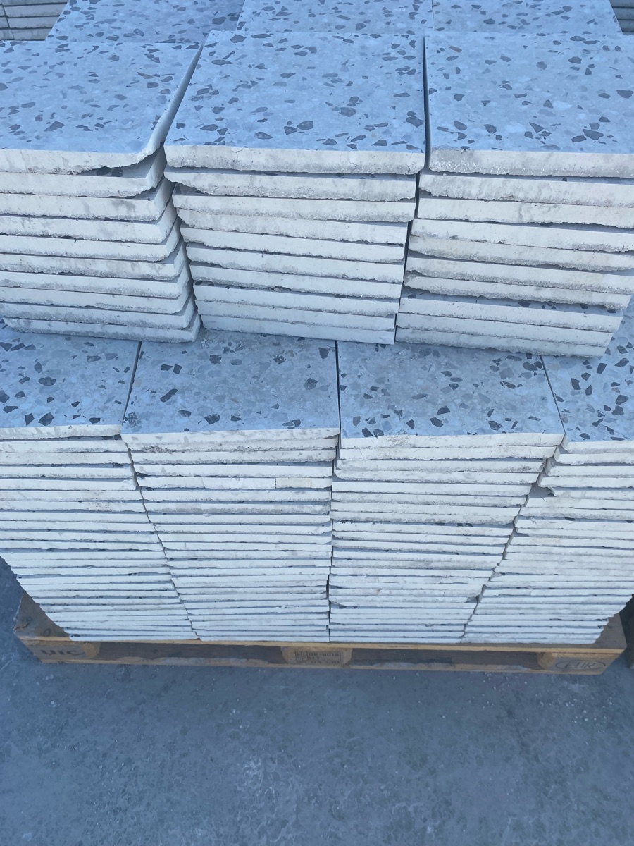 Second quality outside Terrazo  tiles - Image 6