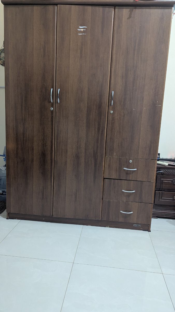BED, WARDROBE AND DRESSING TABLE - Image 1