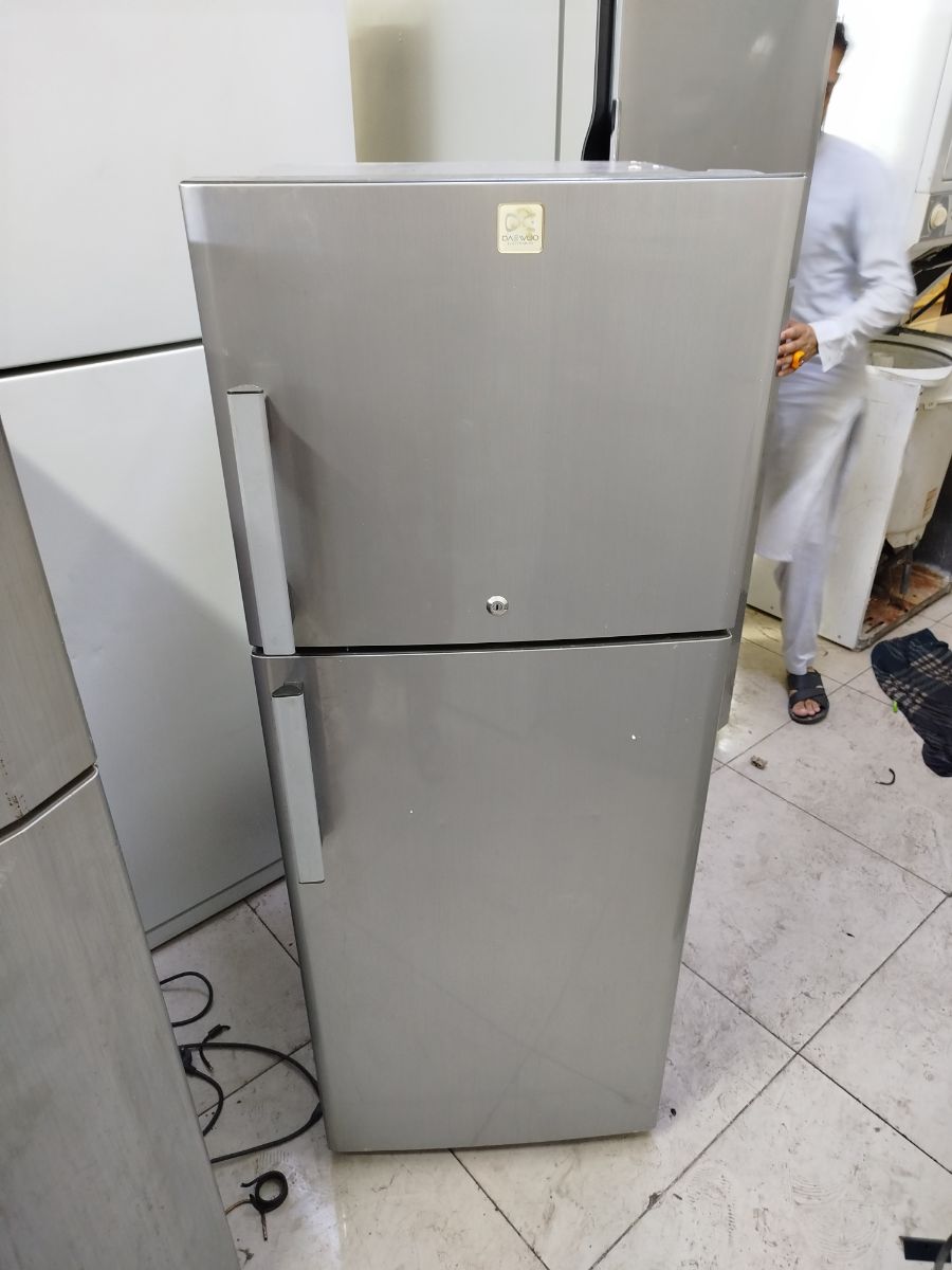 Daweoo double door refrigerator for sale - Image 1