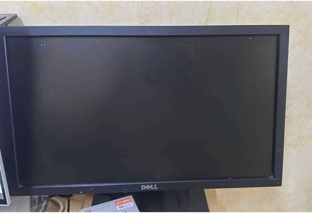 Desktop computer in good condition for sale - Image 1