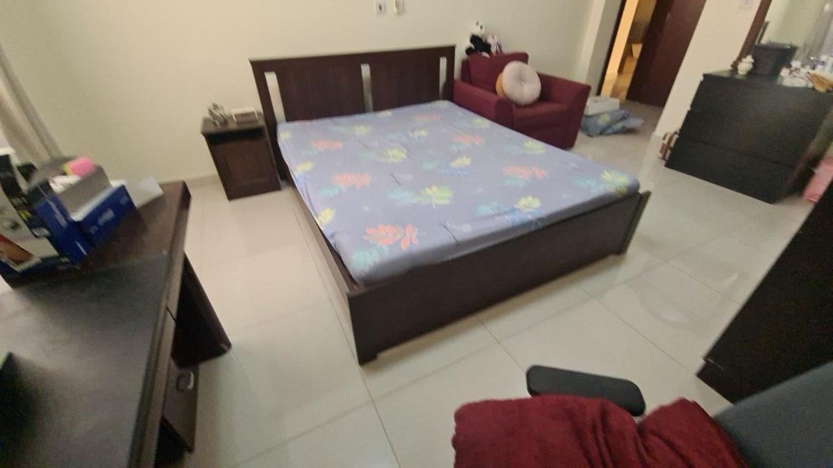 Bed and matress - Image 4