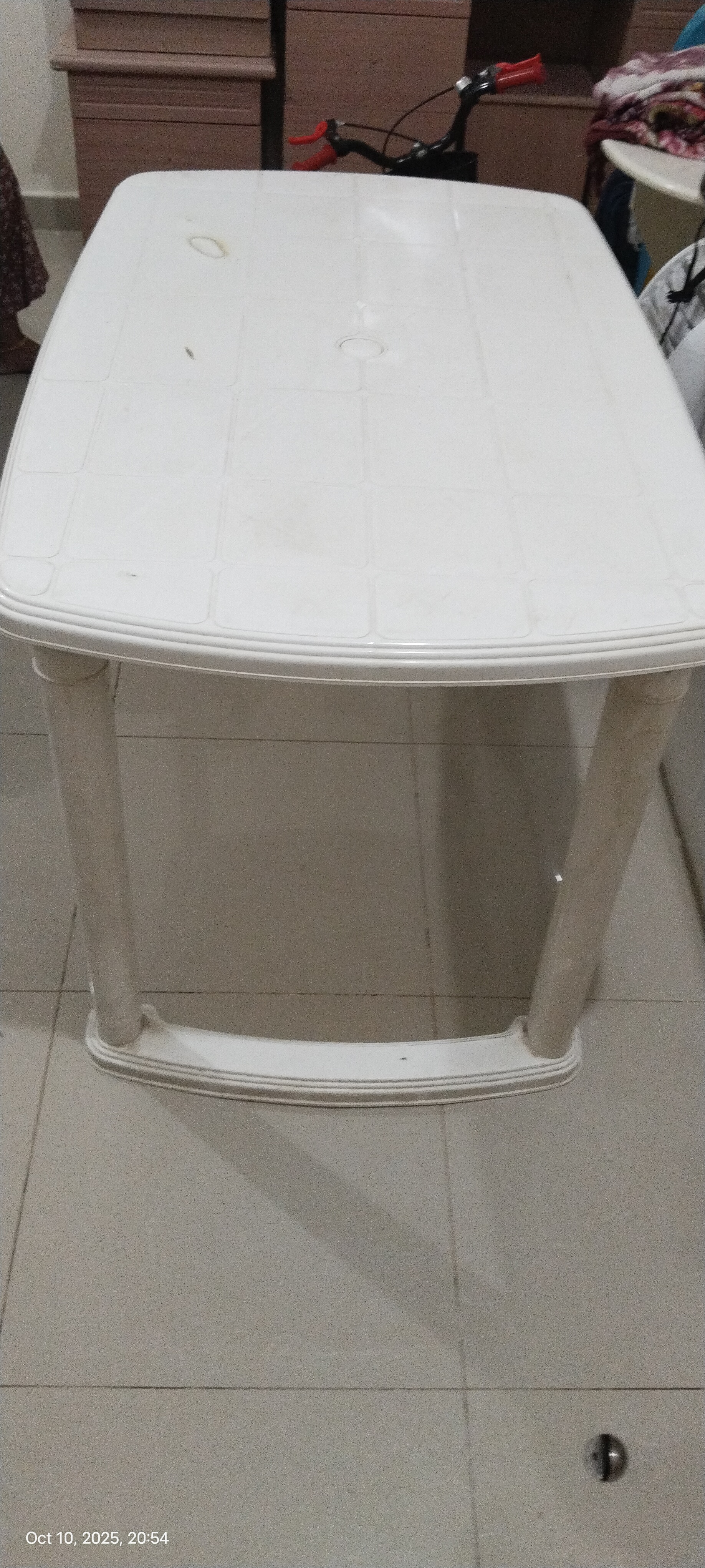 Plastic table - Image 2