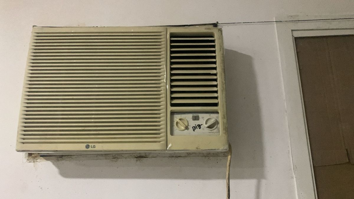 Low price Window type AC for sale. - Image 3