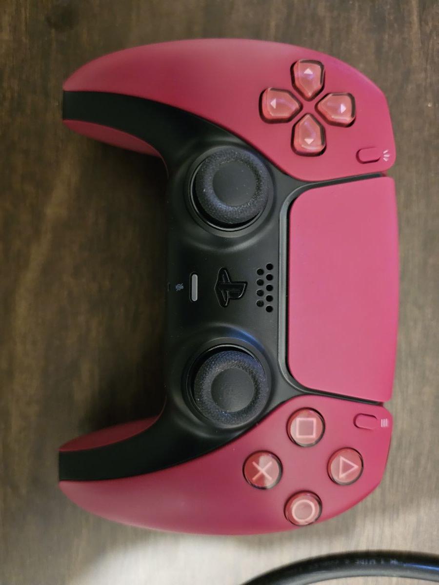 PS5 CONTROLLER, FULL IN BOX (BARELY USED) ALMOST NEW - Image 1