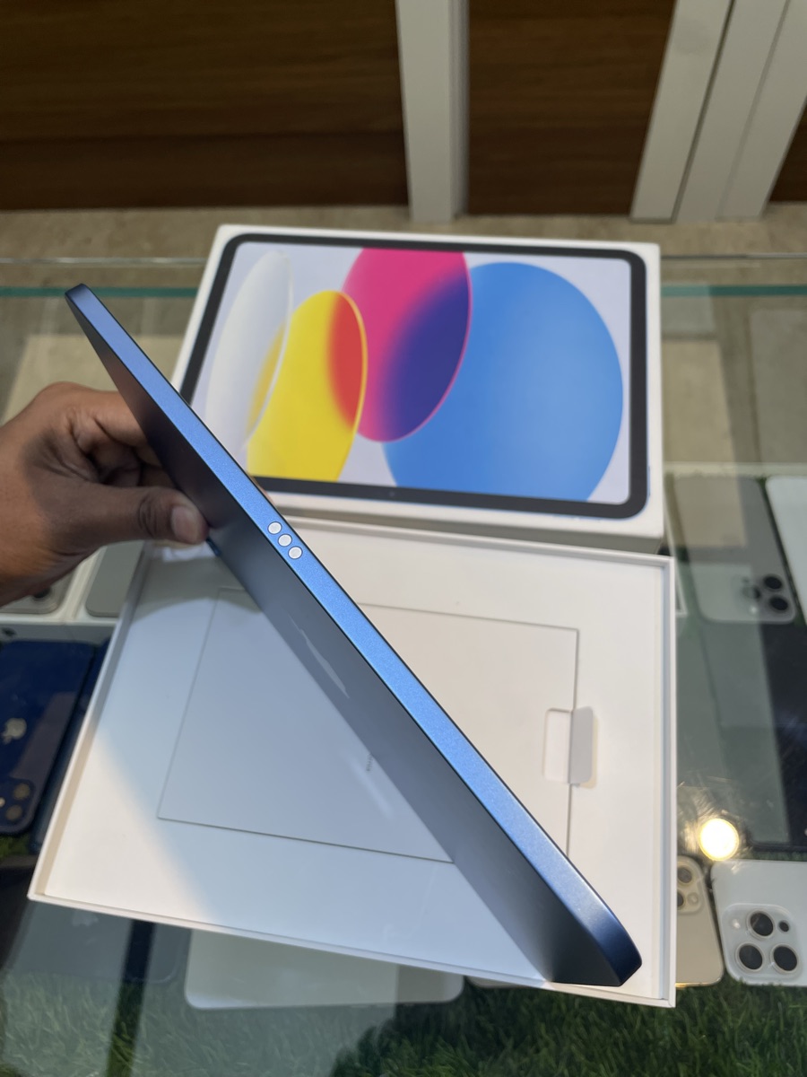 iPad (A16) - Image 1