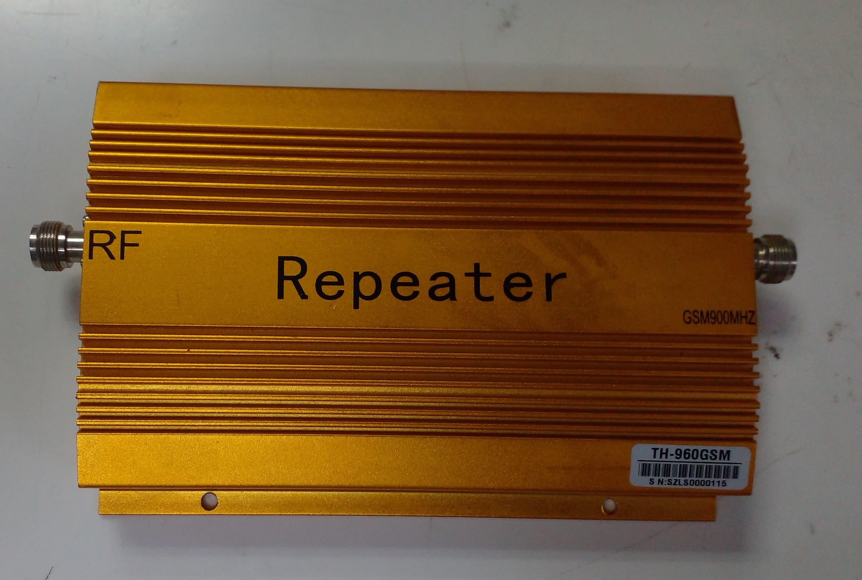 GSM 890–915 / 935–960 MHz Mobile Phone Signal Repeater - Image 1