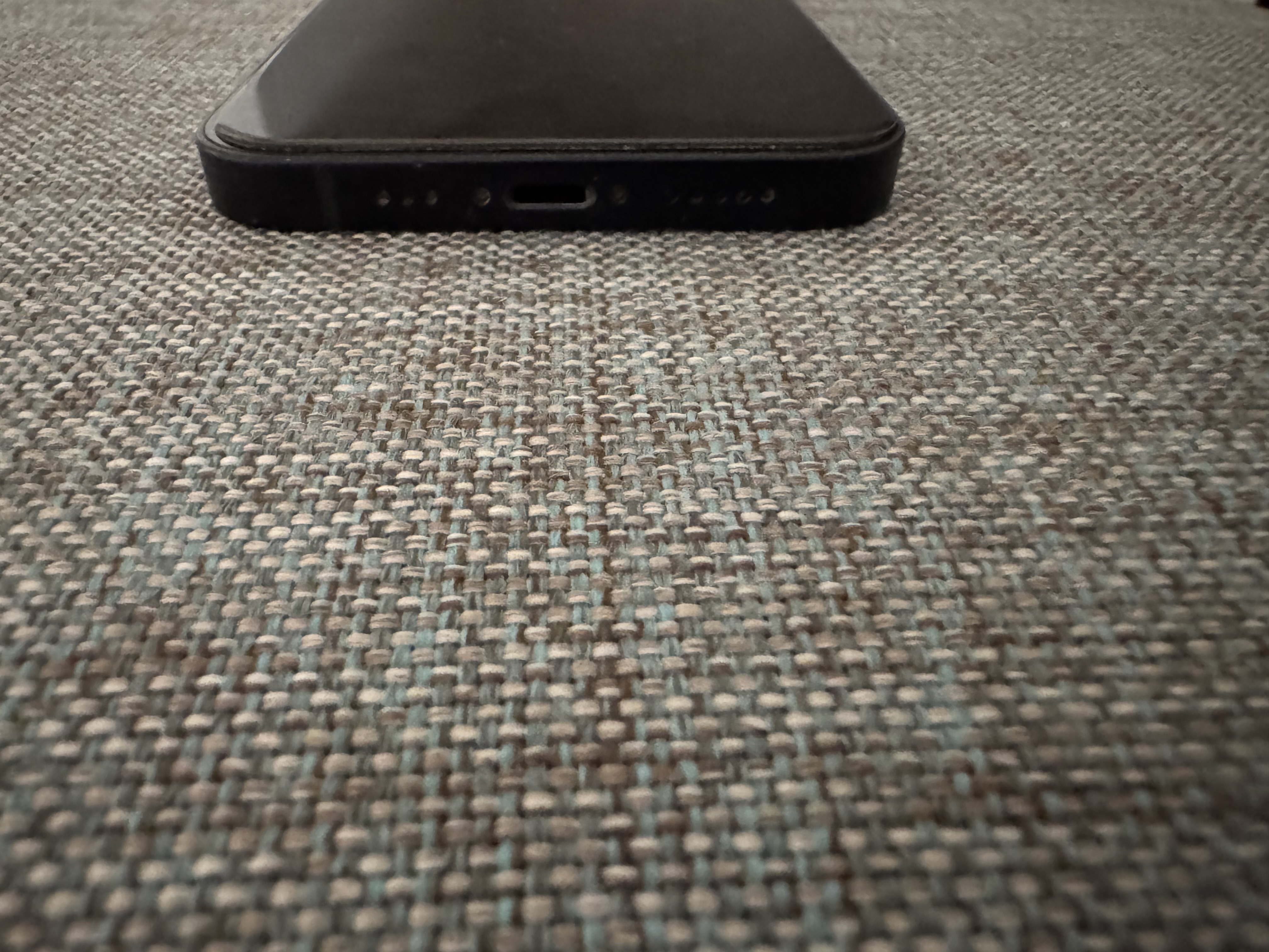 iPhone 12  - Image 2
