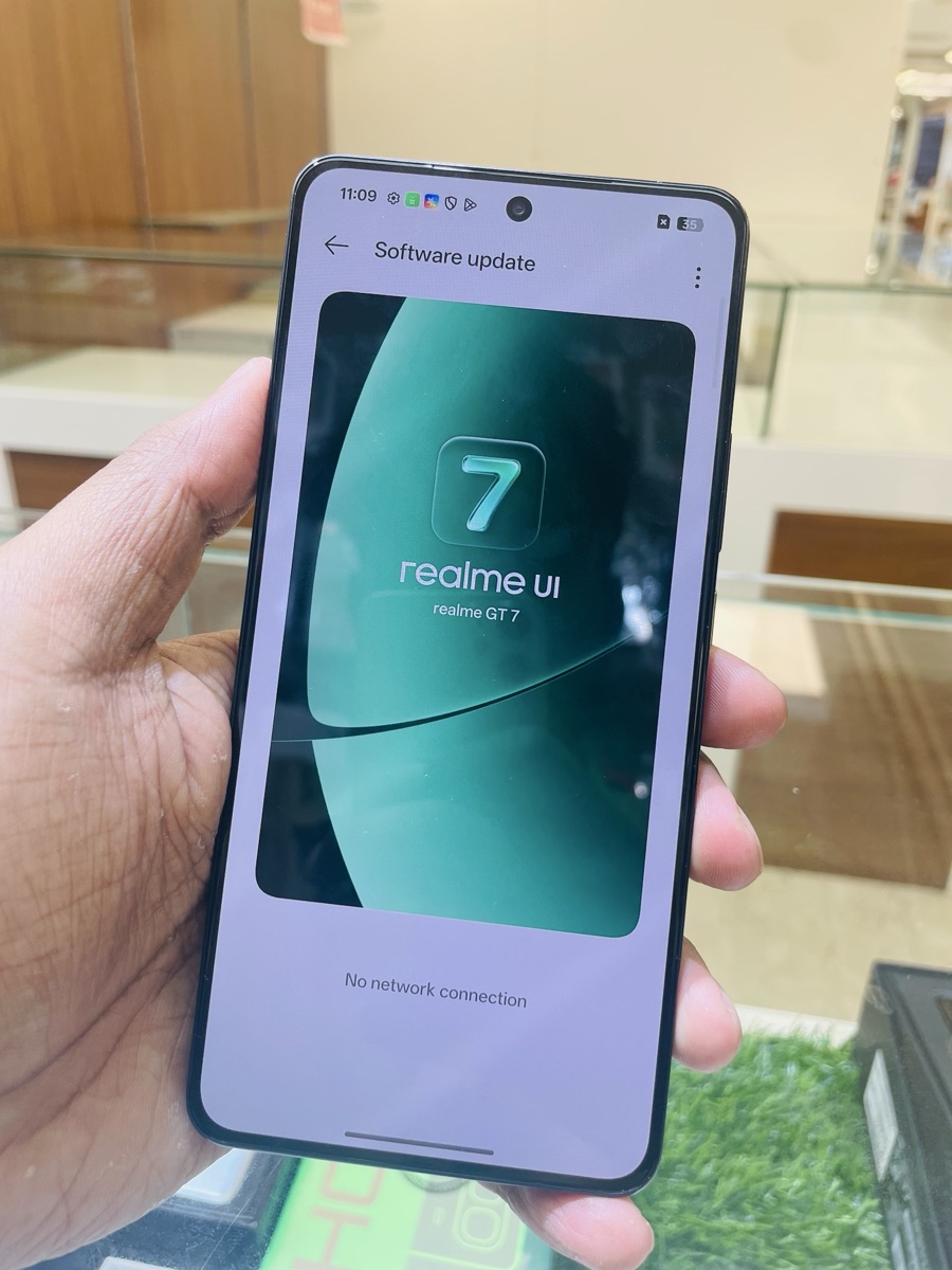 Realme GT7 - Image 2
