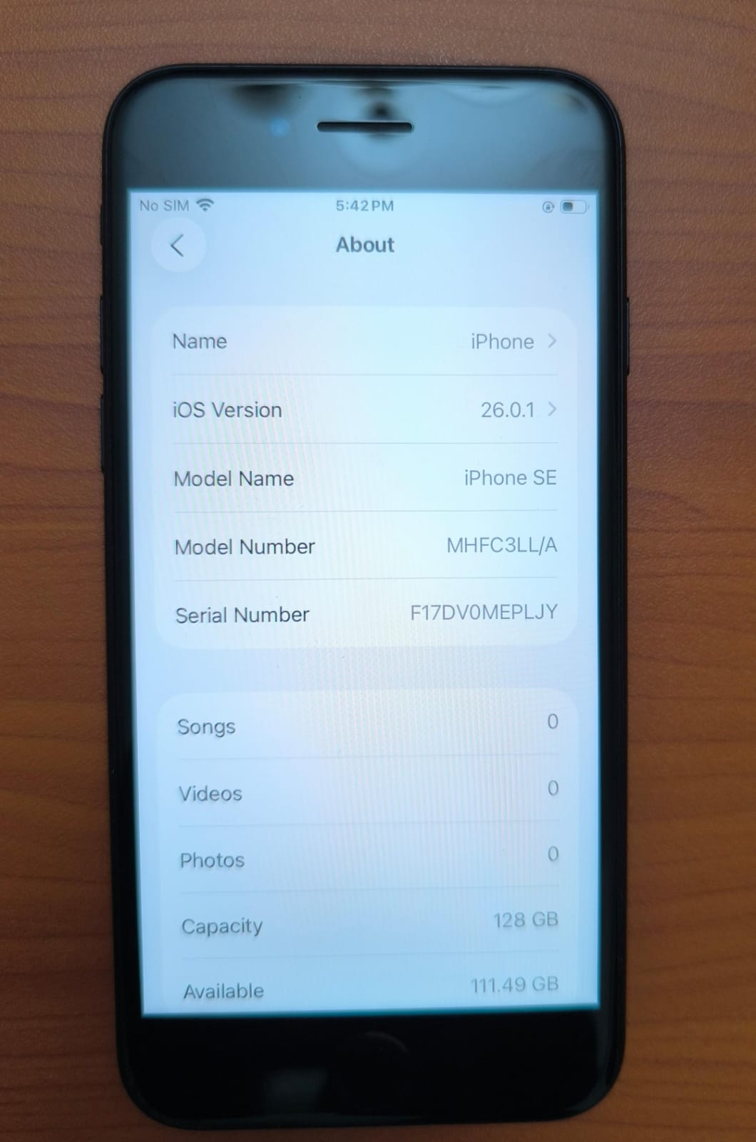 iPhone SE 128GB 2nd Generation as it is, sim locked, 92% battery health , all other functions working - Image 3