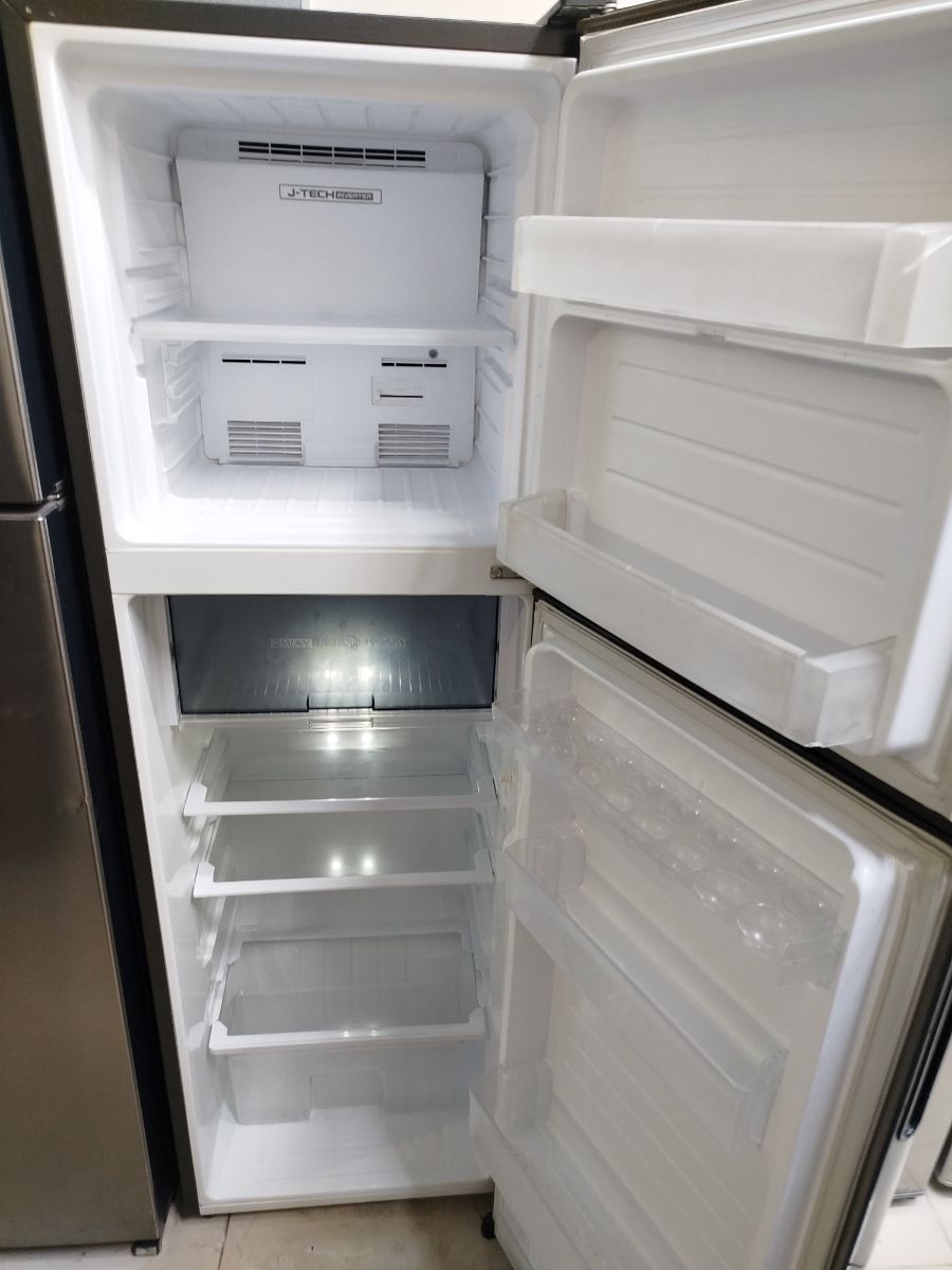 Sharp double door like new fridge for sale - Image 5