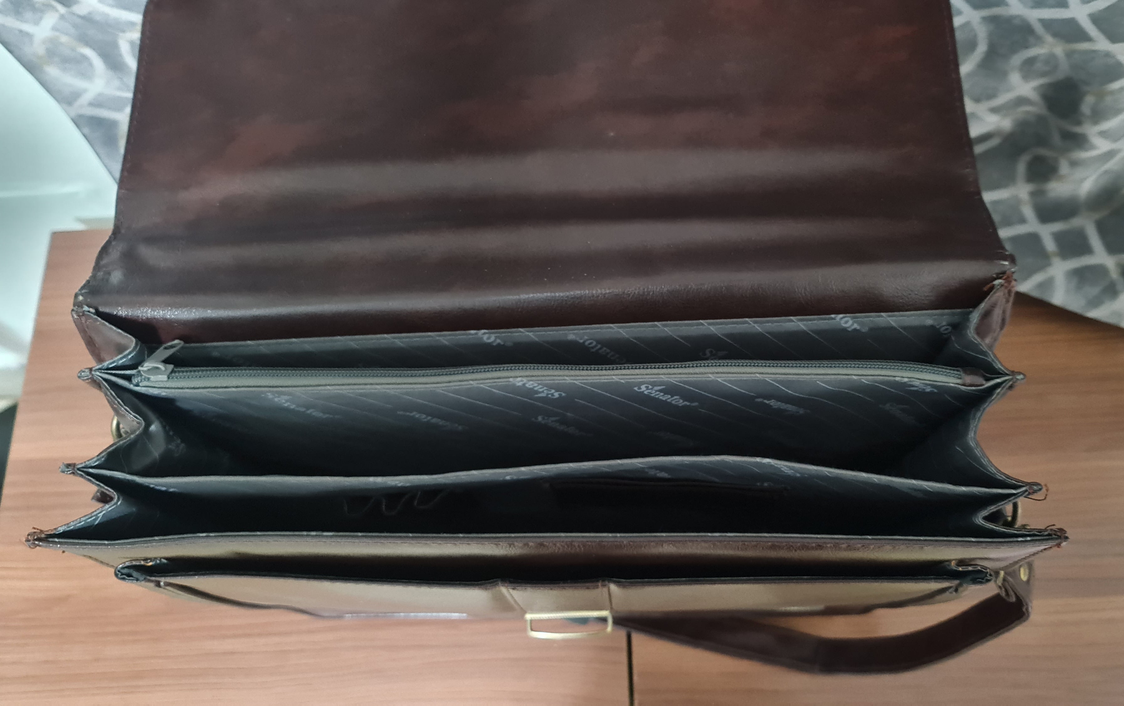 Sling Laptop bag - Image 2
