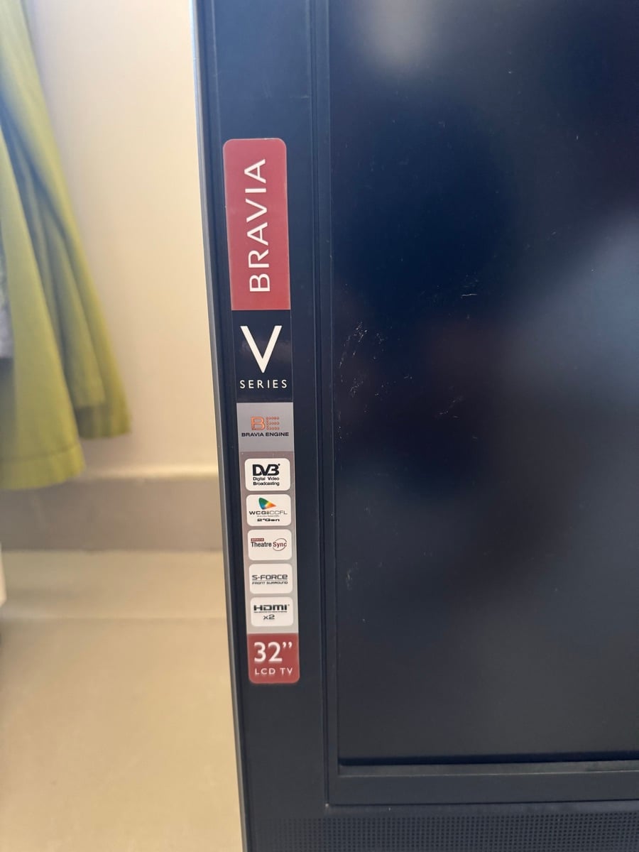 Sony TV Bravia V series - Image 2