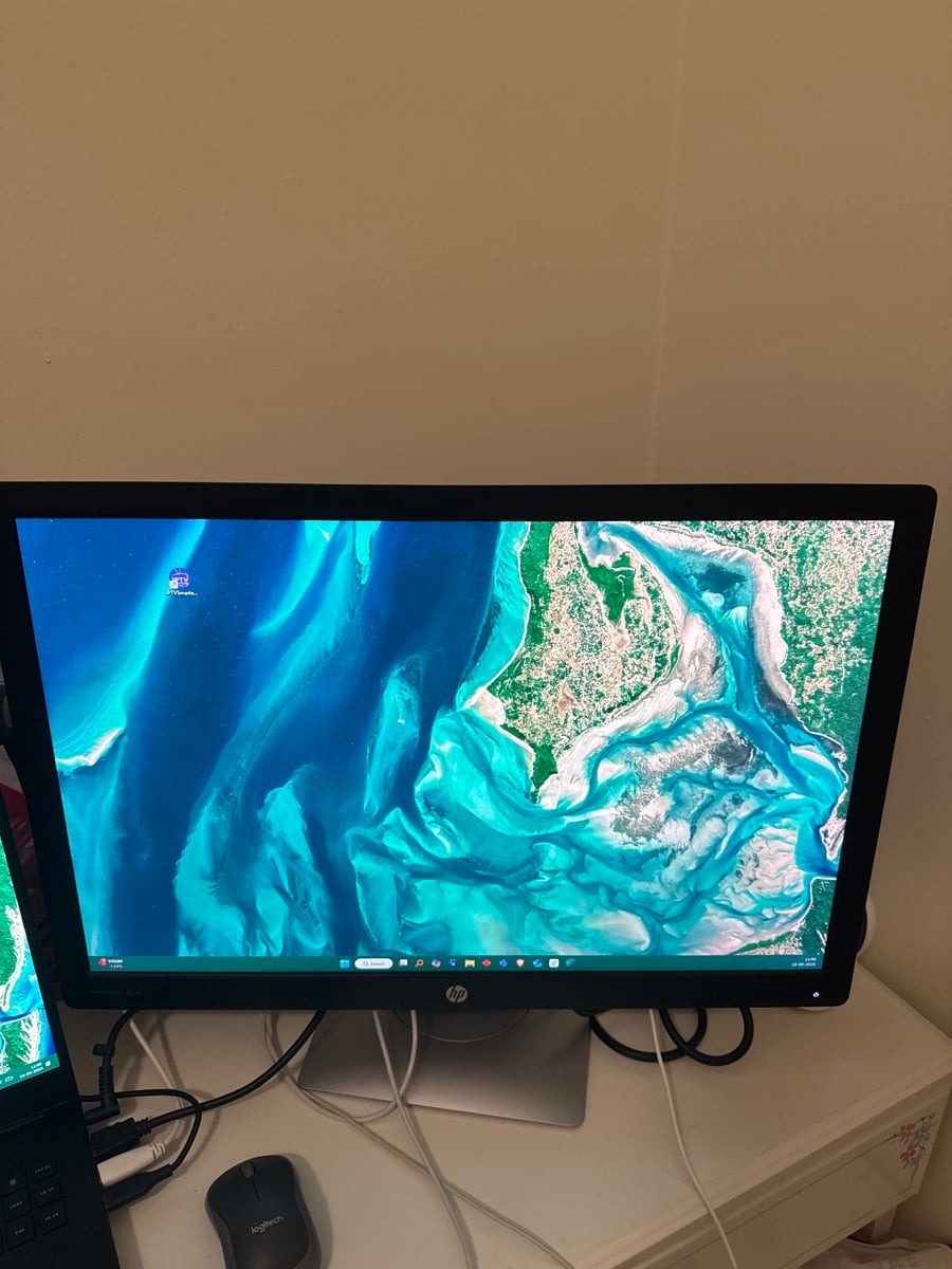 HP Monitor - Image 1