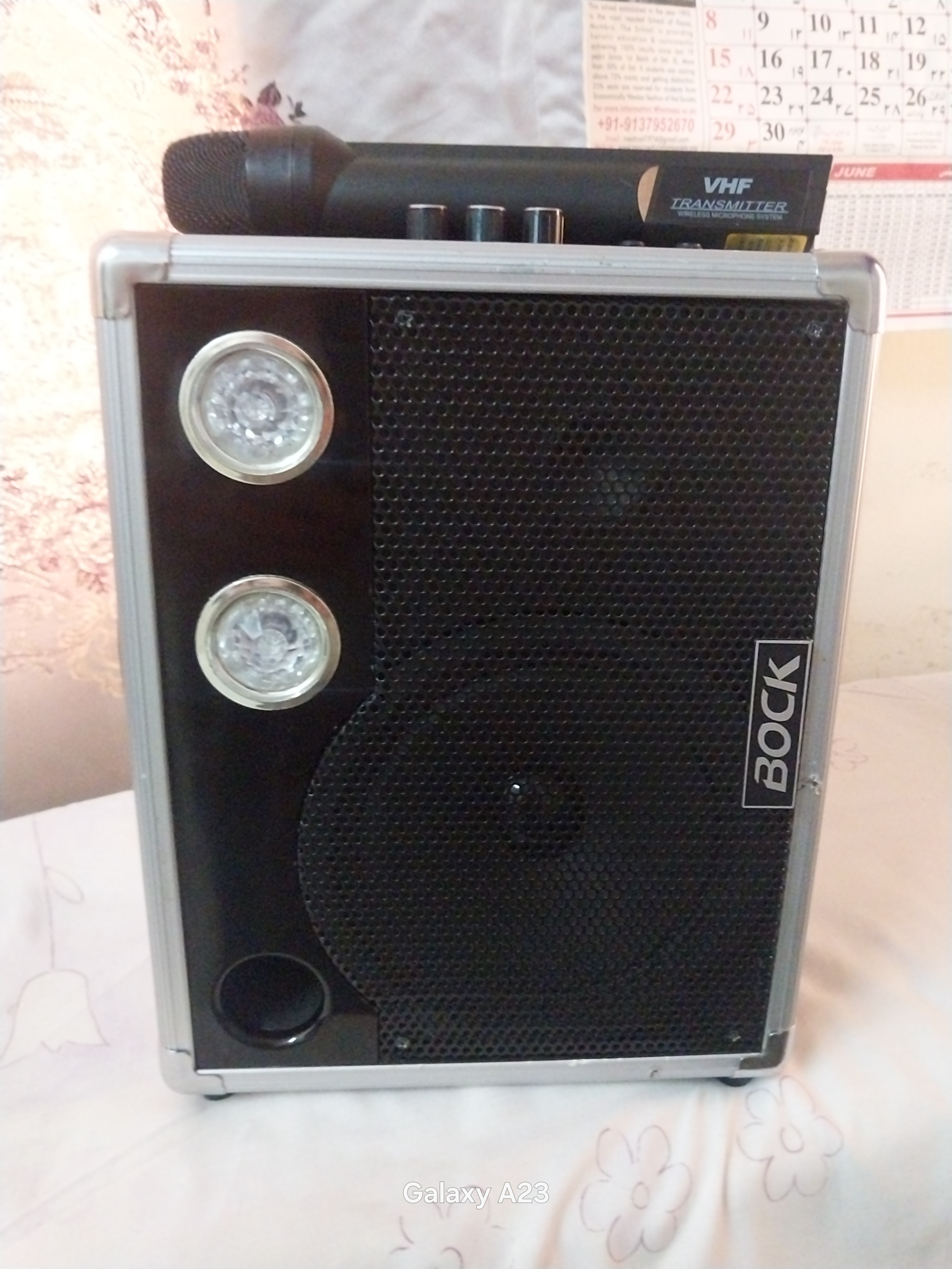 KARAOKE SINGING PORTABLE SPEAKER WITH WIRELESS MICROPHONE - Image 2