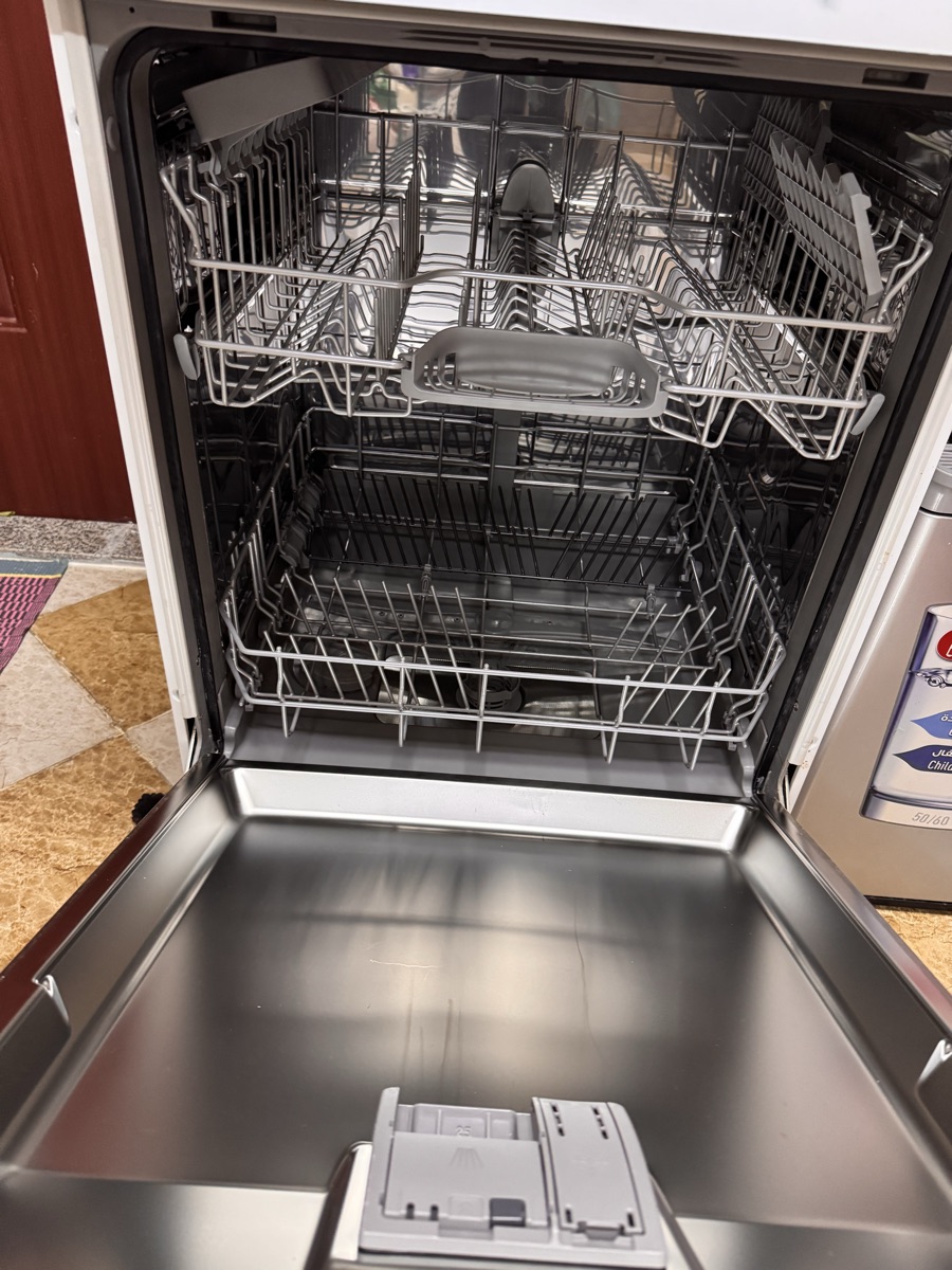 Fairly new dishwasher on sale - Image 2