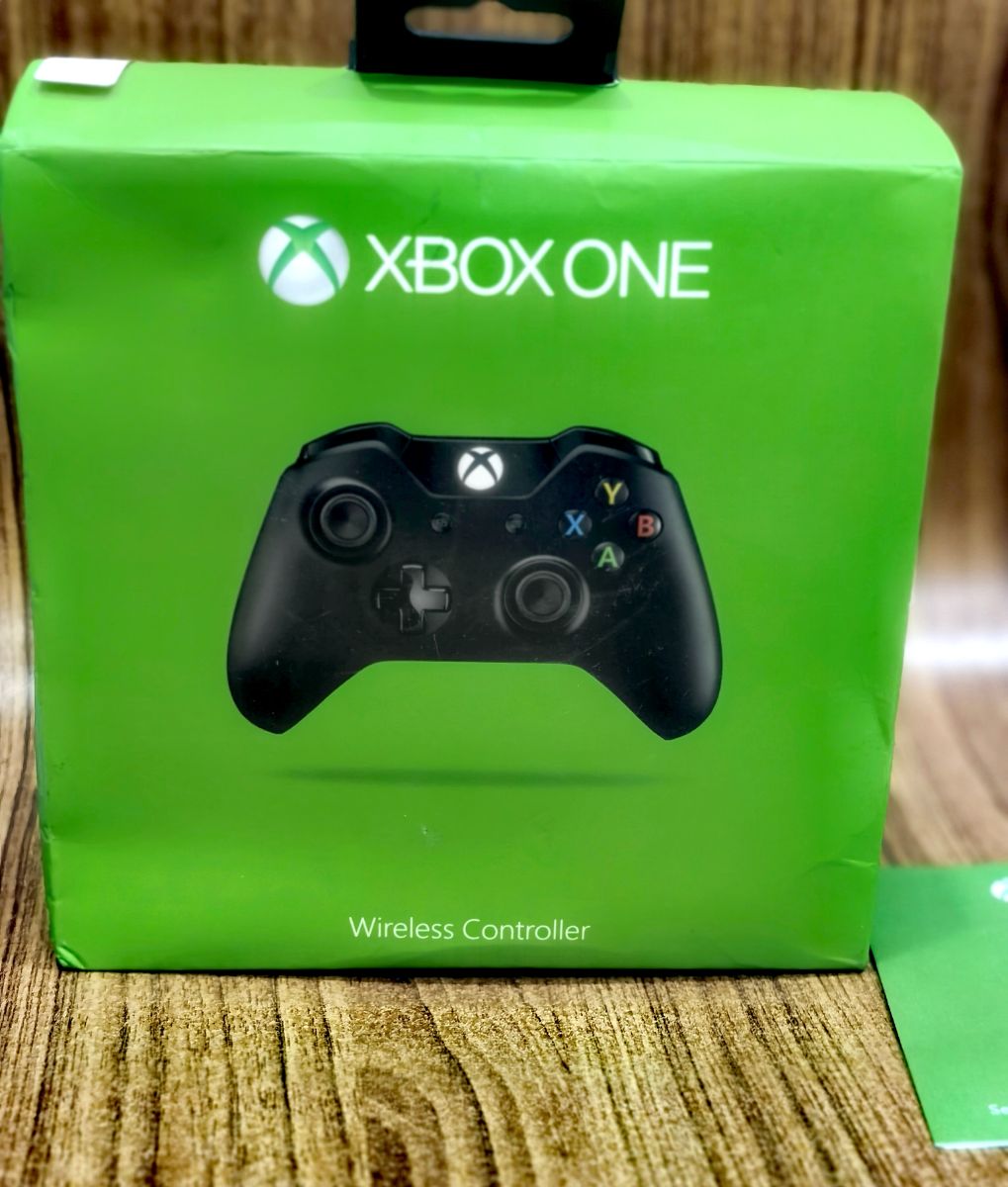XBOX SERIES /ONE CONTROLLER Brand New - Image 1