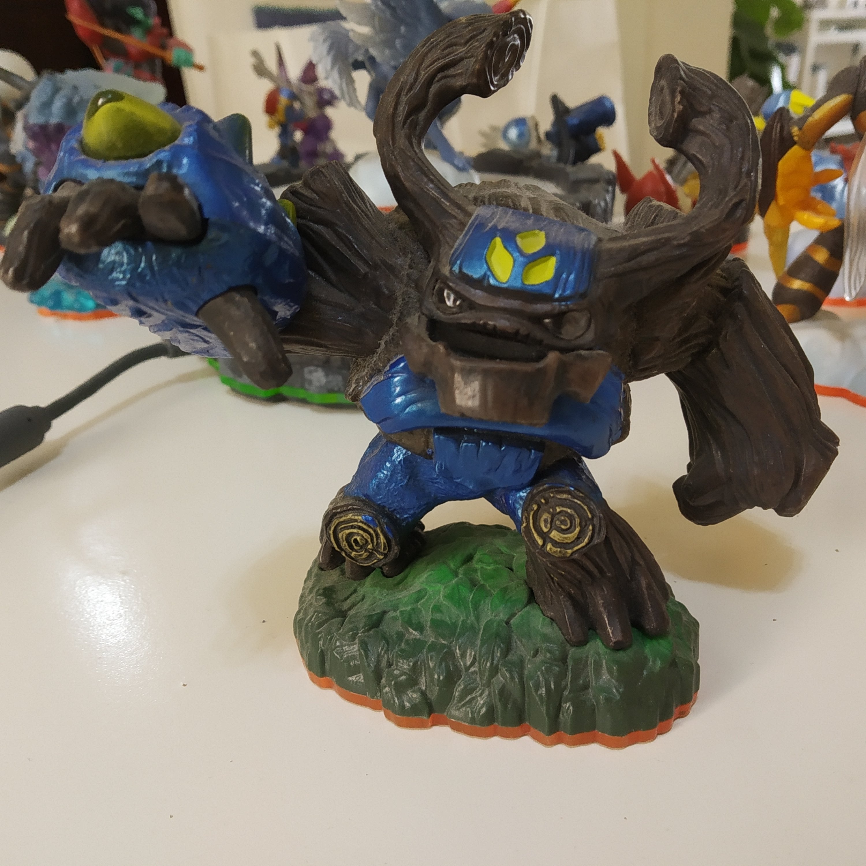 Skylanders Xbox Game, Portal of Power and Figurines - Image 16