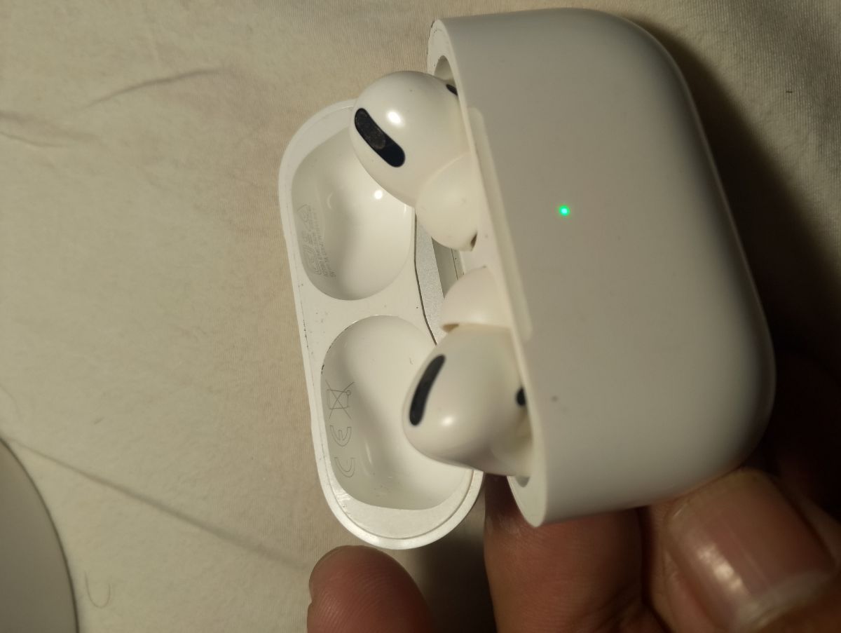 Airposds pro 1st generation - Image 2