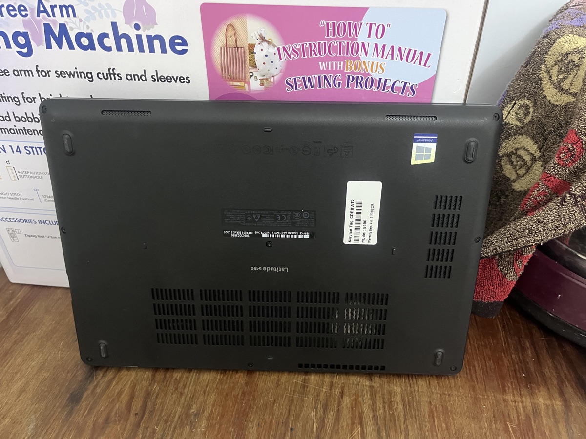 Dell Laptop 5490 14inch I5 8th generation 256 ssd Ram12gb Very good condition - Image 4