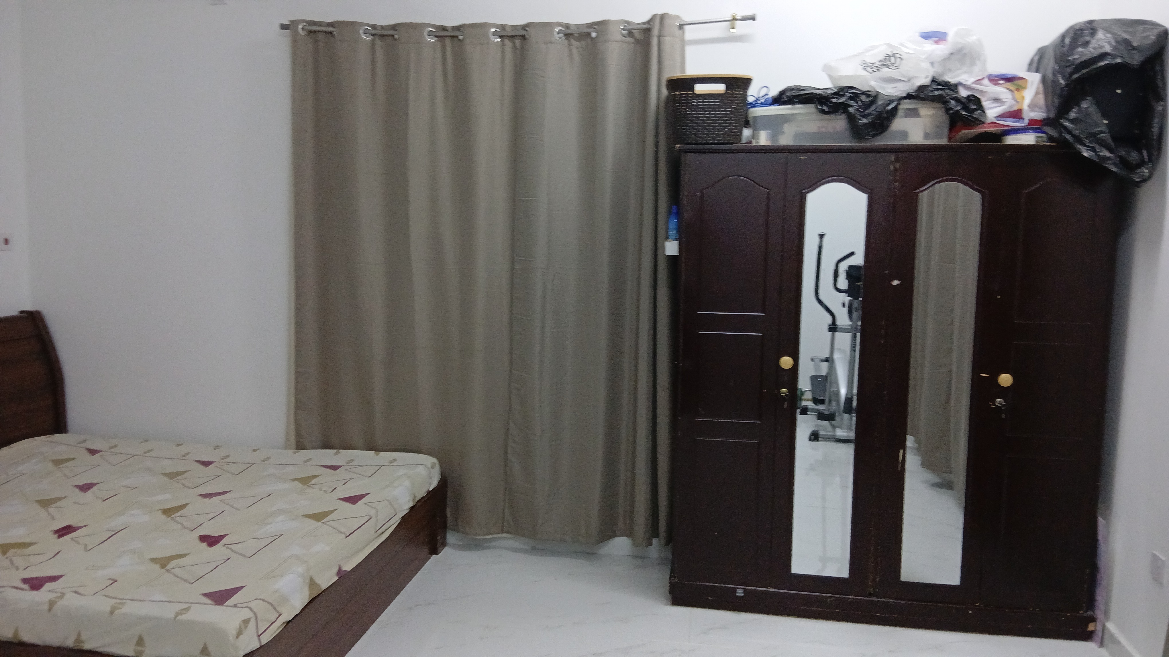 WARDROBE AND KING SIZE COT WHICH ARE IN GOOD CONDITION (USED ONE) - Image 2