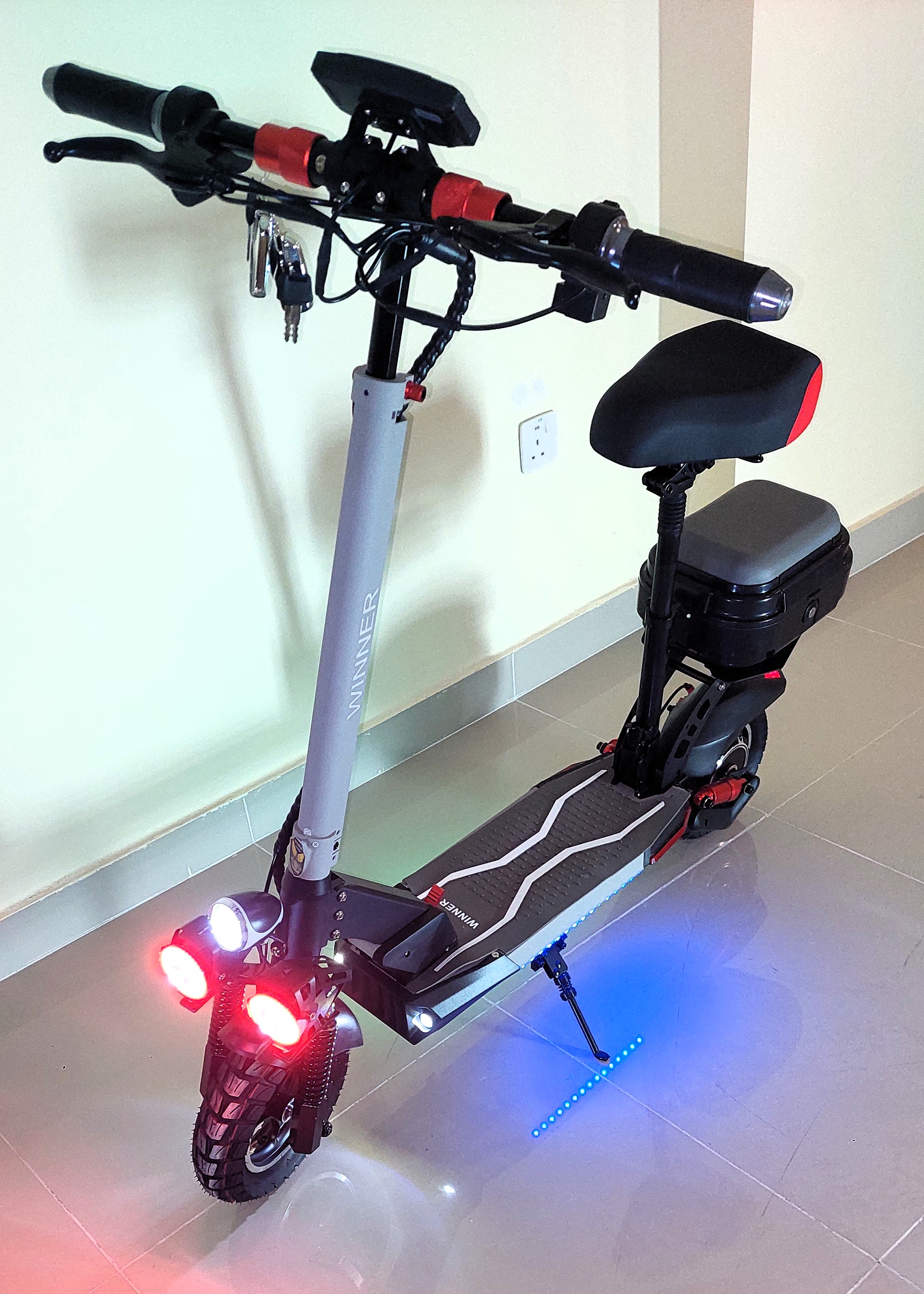 Electric scooter Vlra C11 سكوتر كهربائي - Image 1